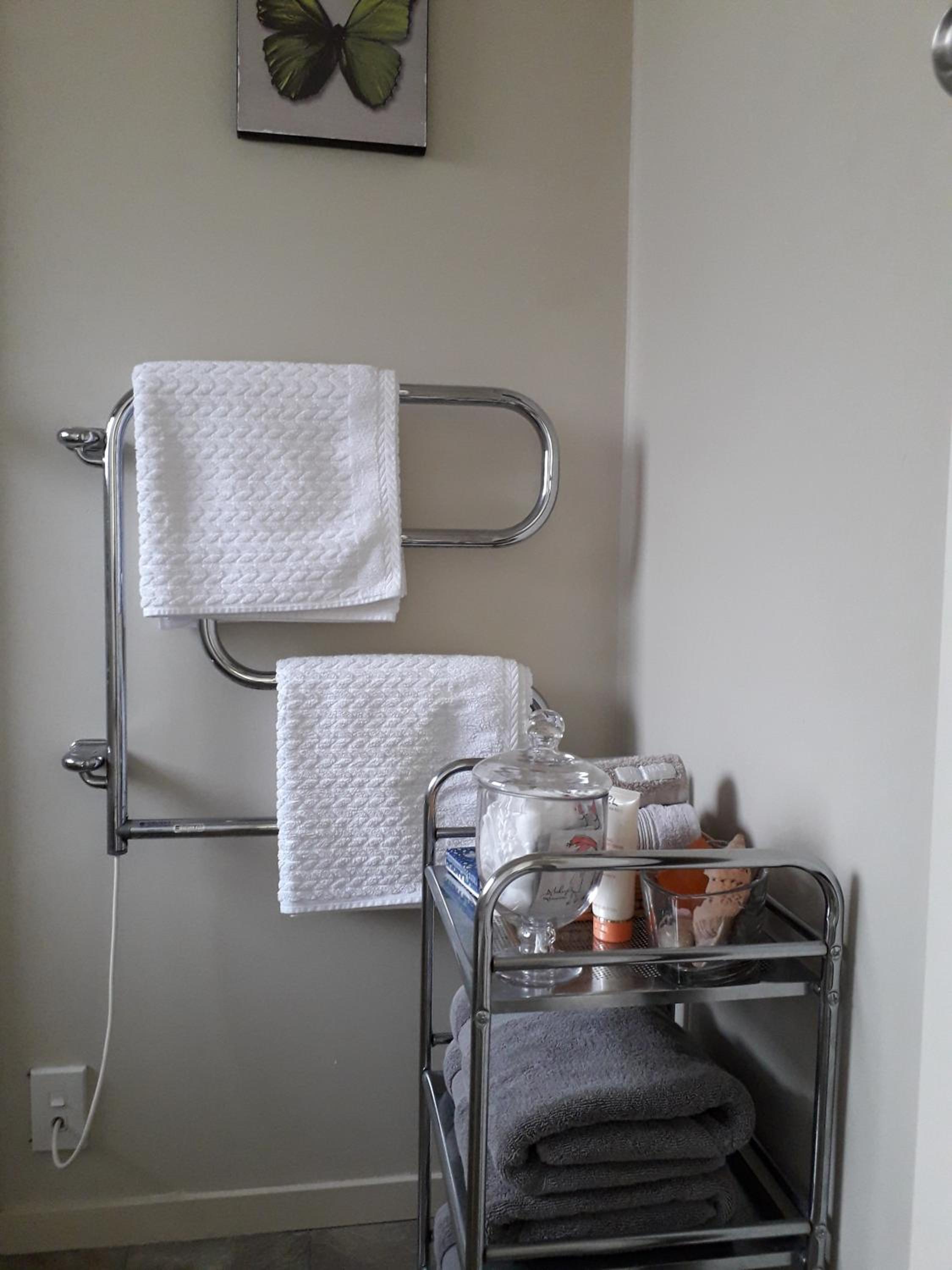 Deluxe Family Suite - Photo 22