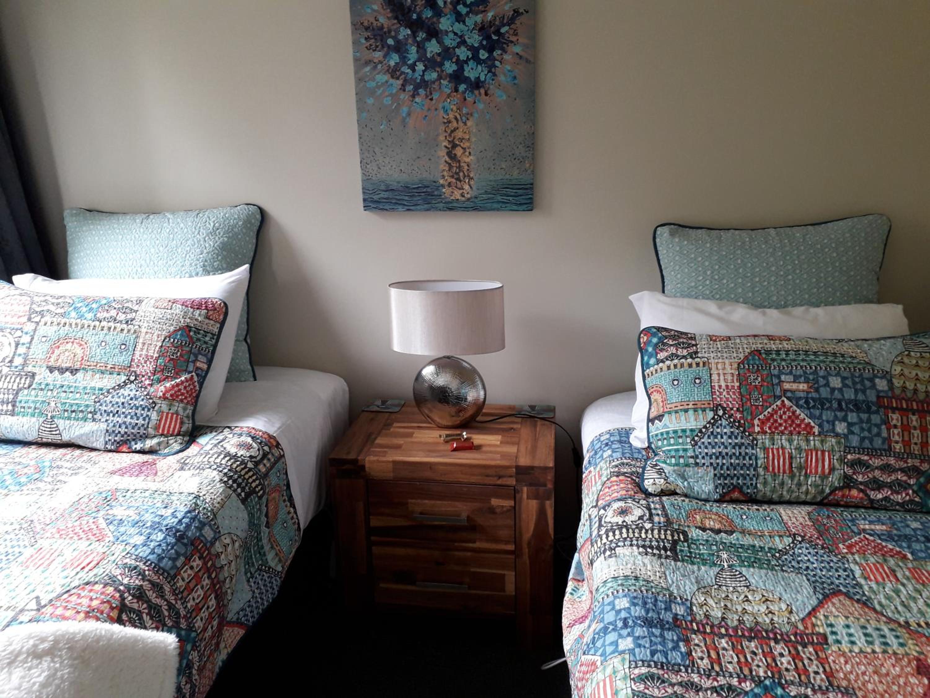 Deluxe Family Suite - Photo 21