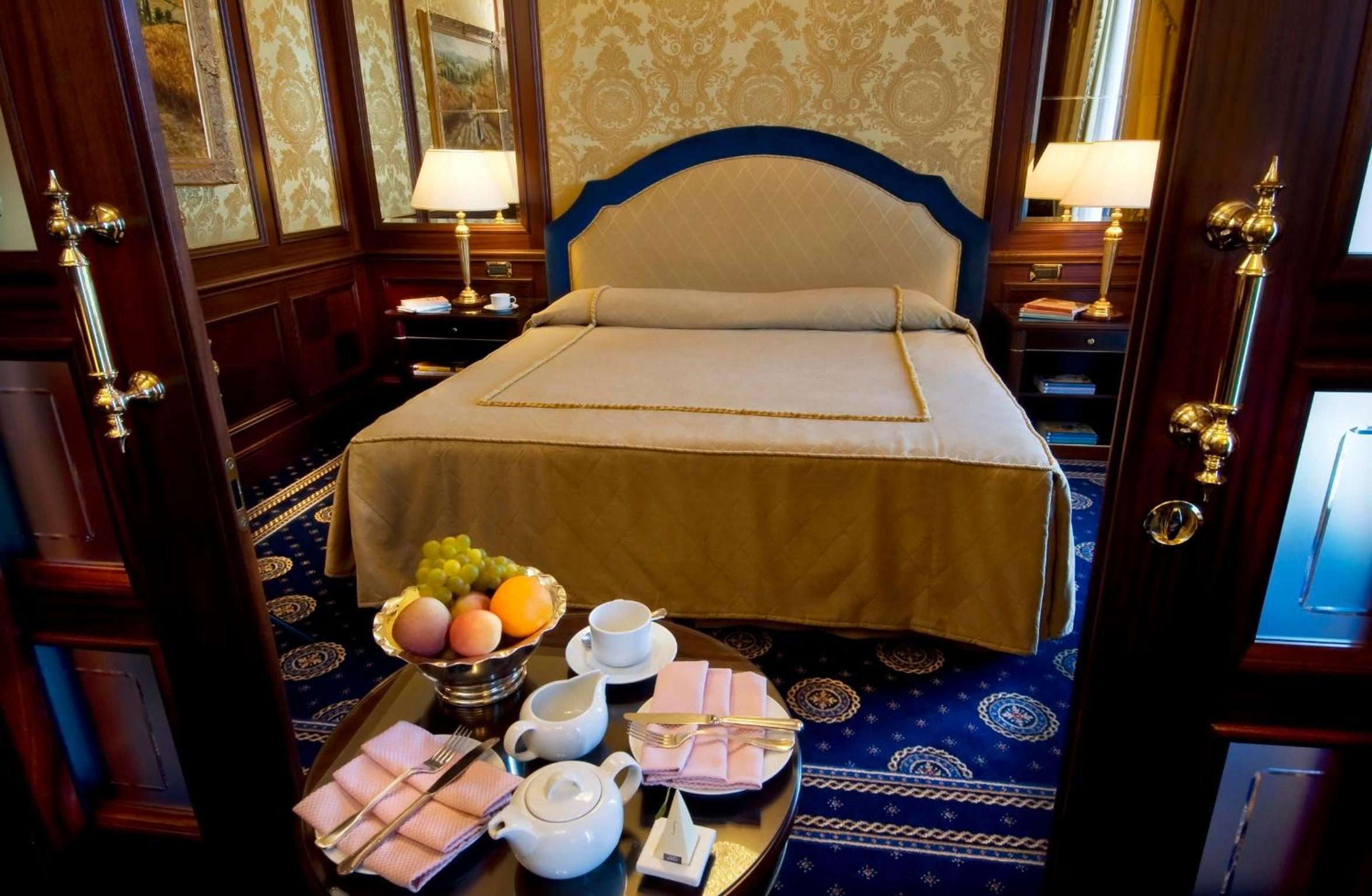 Suite with Lake View - Photo 4