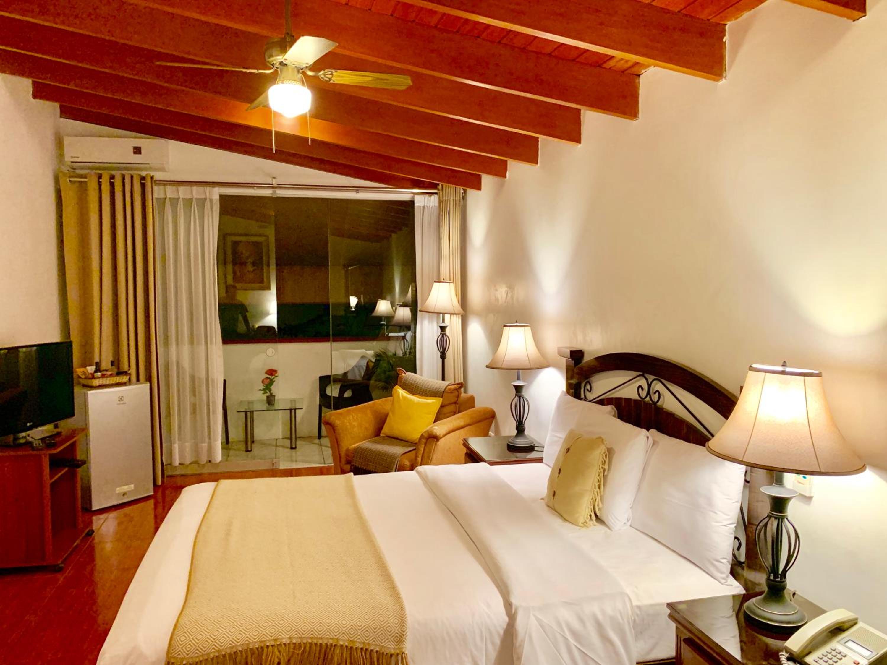 Junior Suite with Garden View - Photo 9