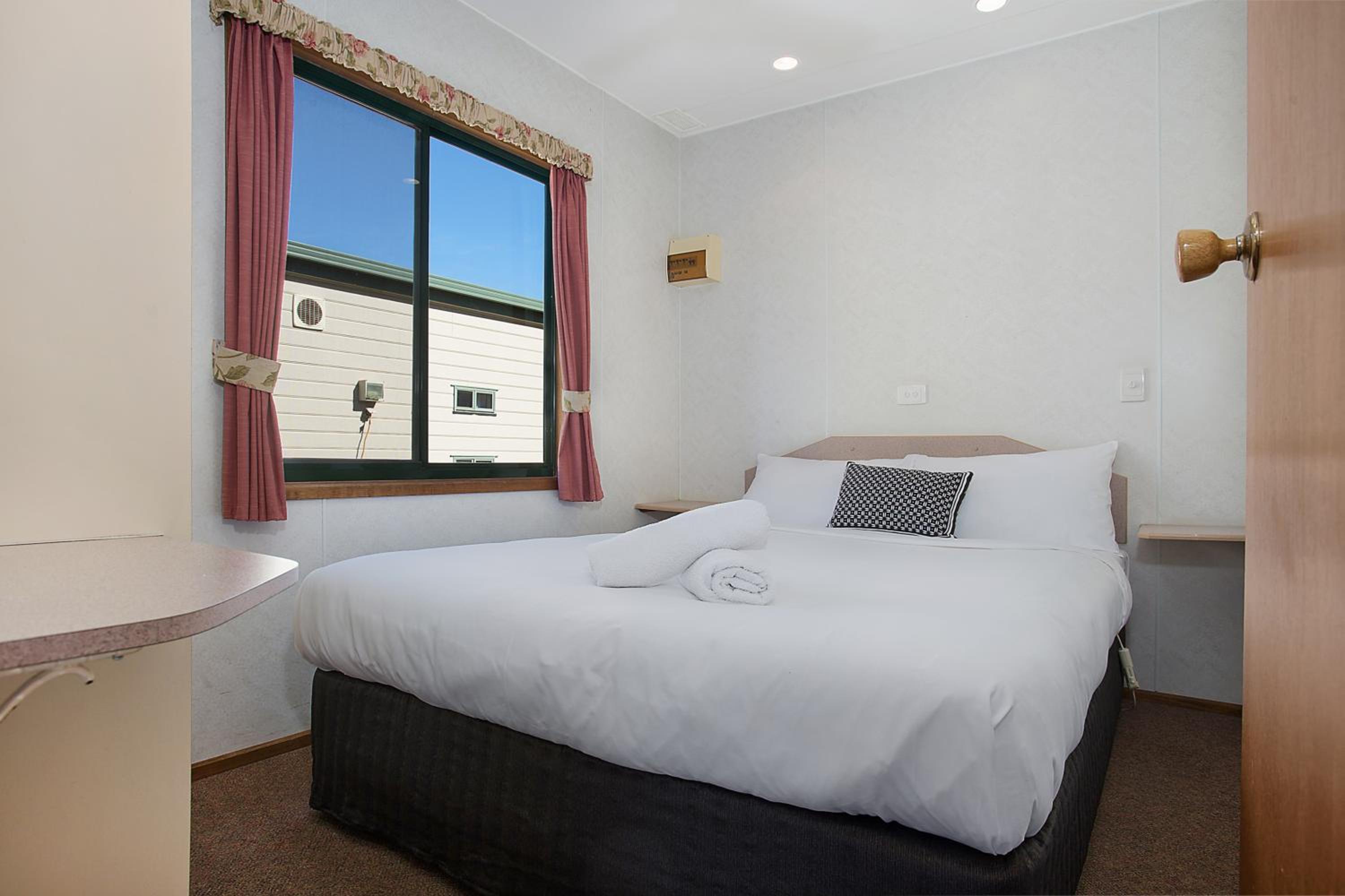 Two Bedroom Two Couples Cabin (No Pets)