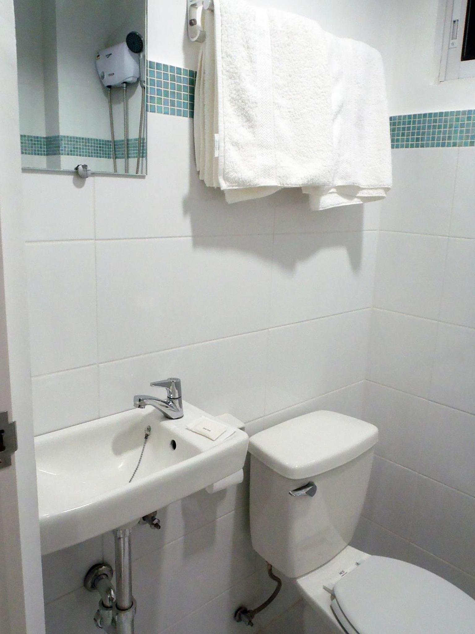 Standard Queen Room - Photo 2