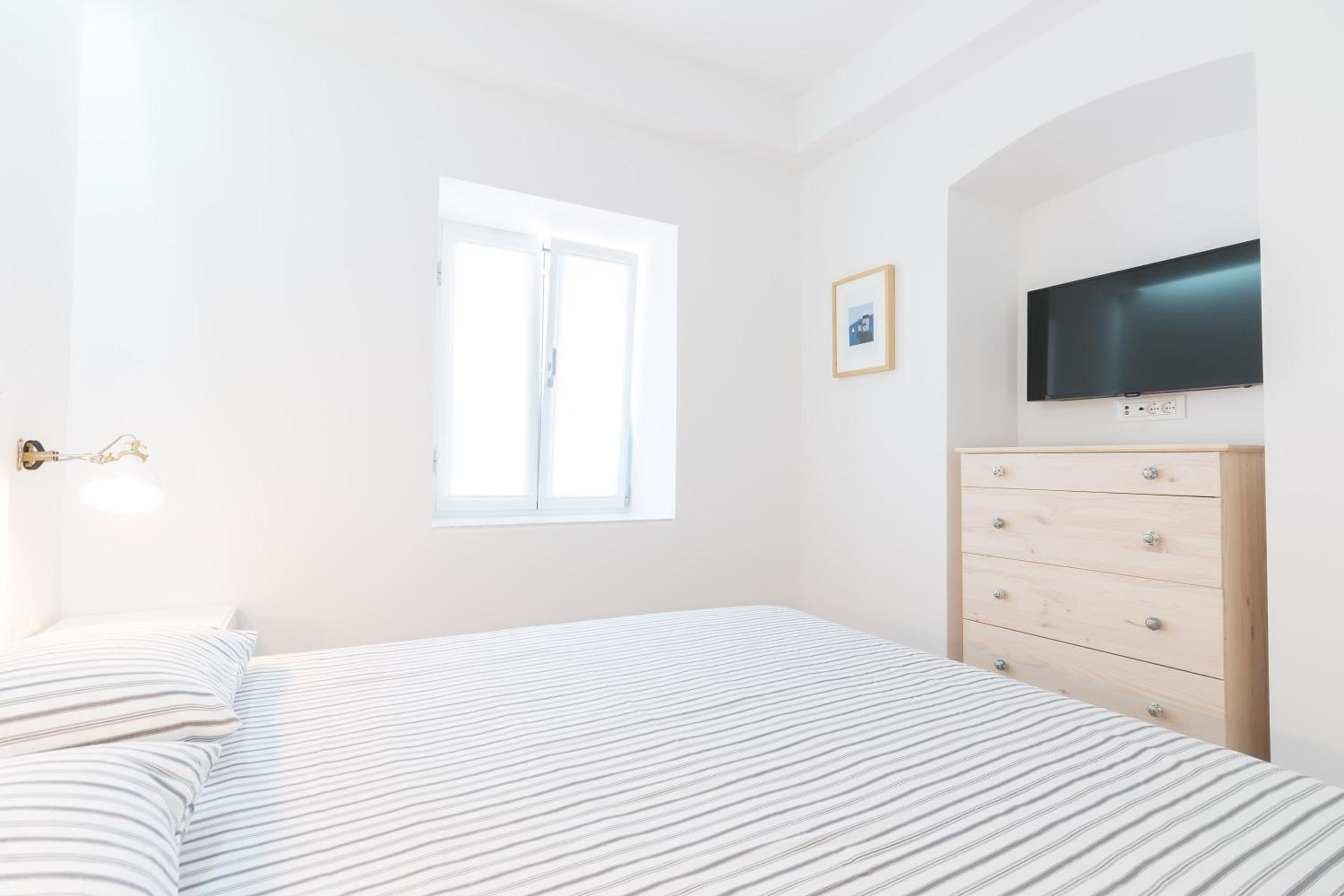 Apartment with Sea View - Photo 15