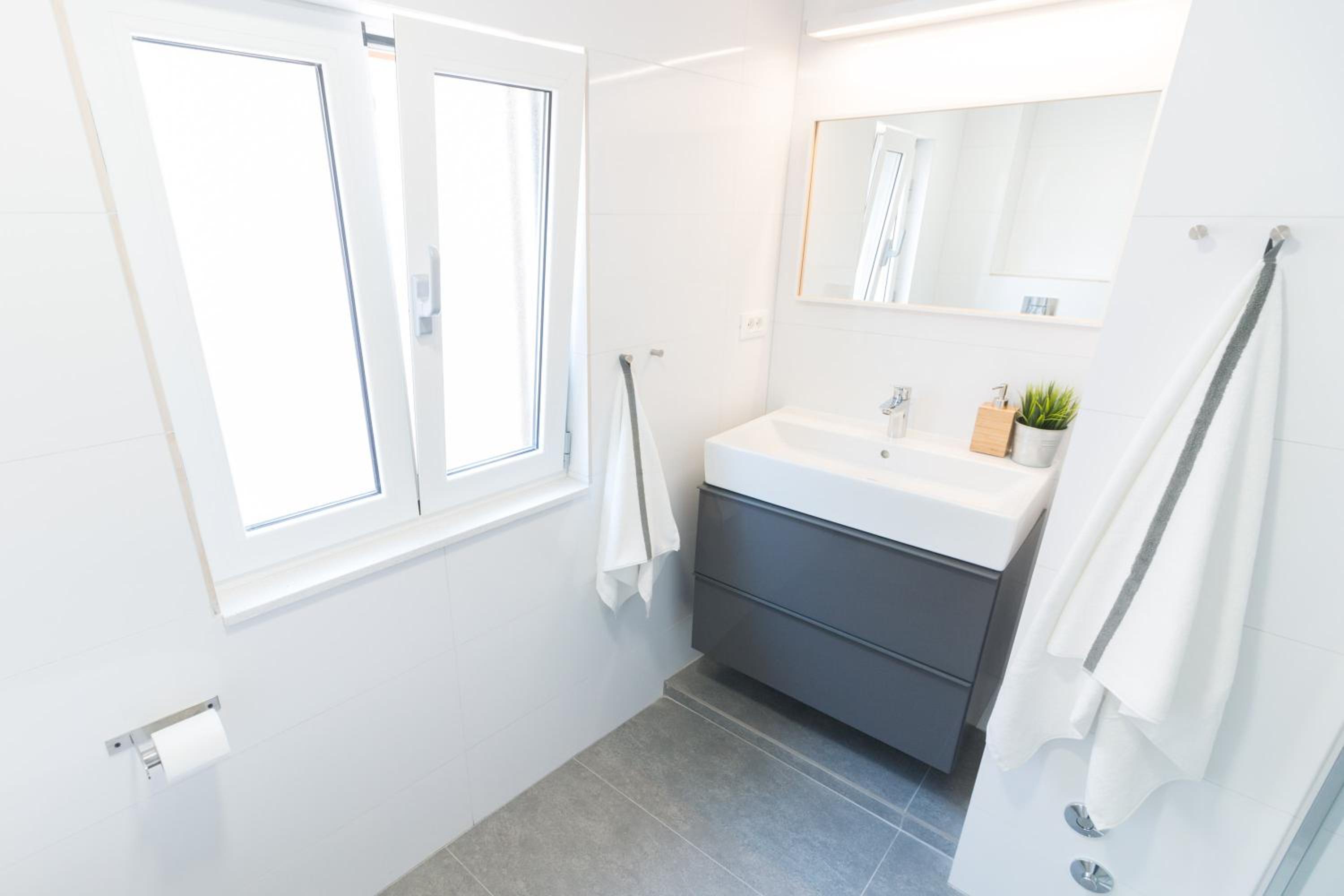 Apartment with Sea View - Photo 14