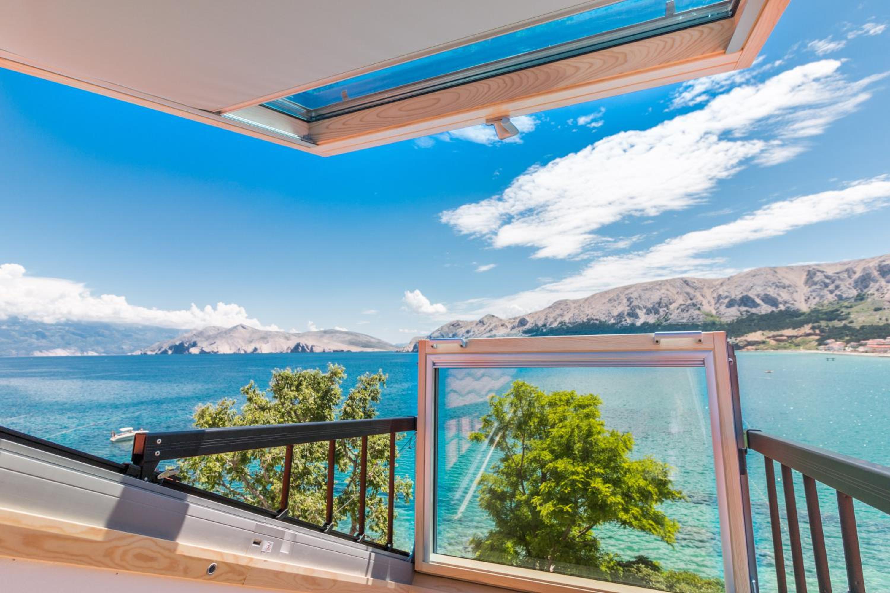 Apartment with Sea View - Photo 22