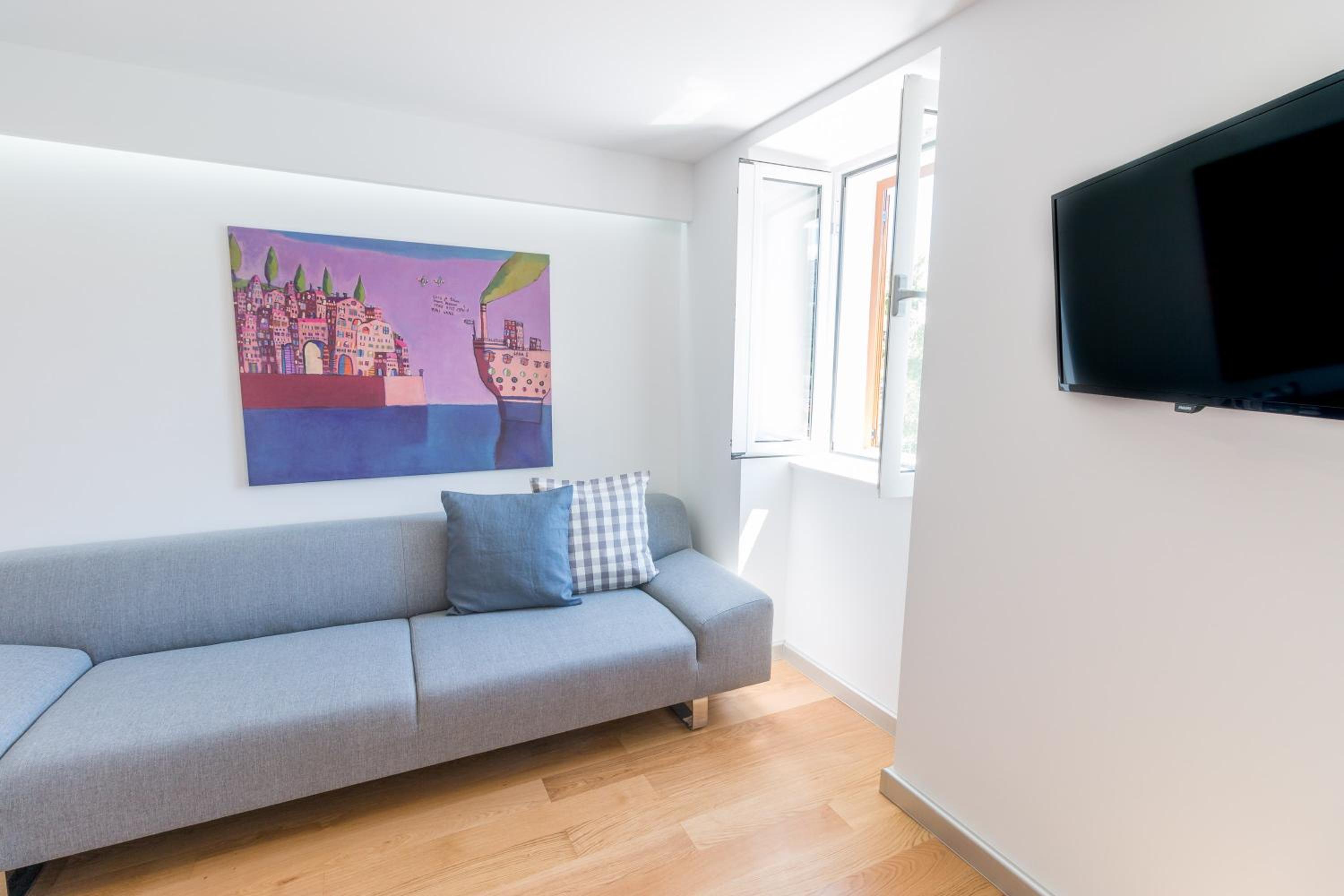 Apartment with Sea View - Photo 20
