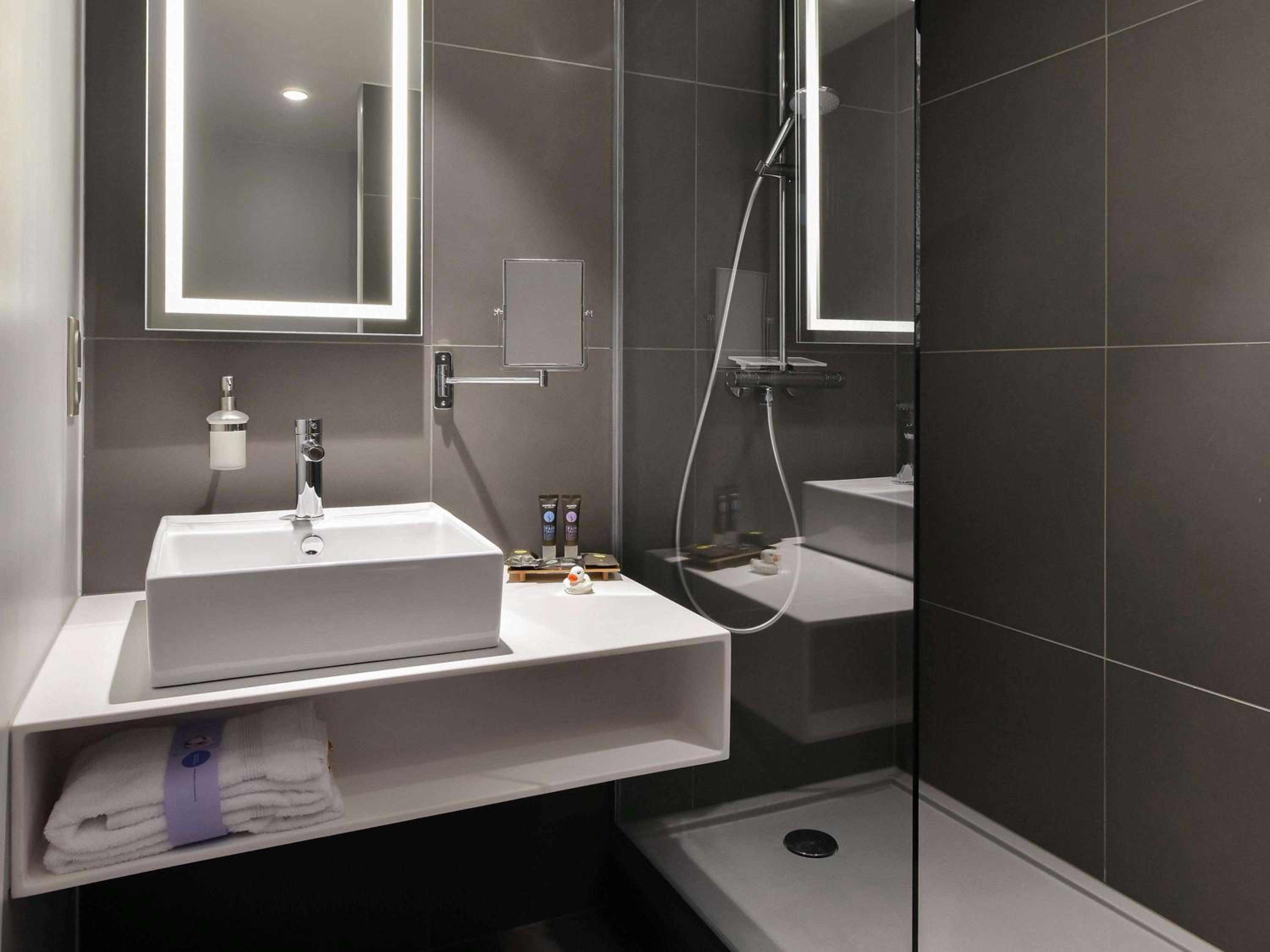 Superior King or Twin Room with Sofa Bed - Photo 8