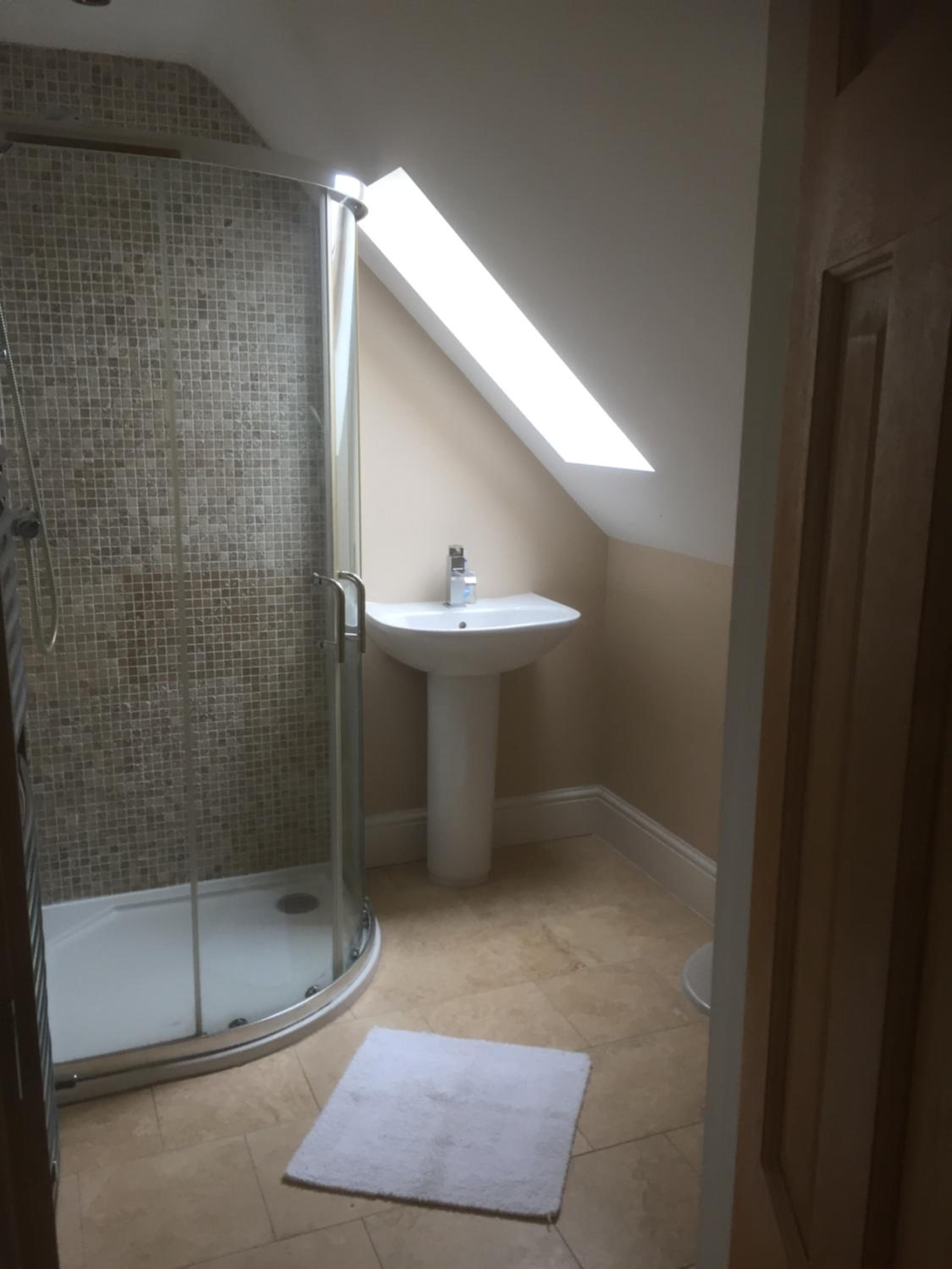Double Room with Private Bathroom - Photo 6