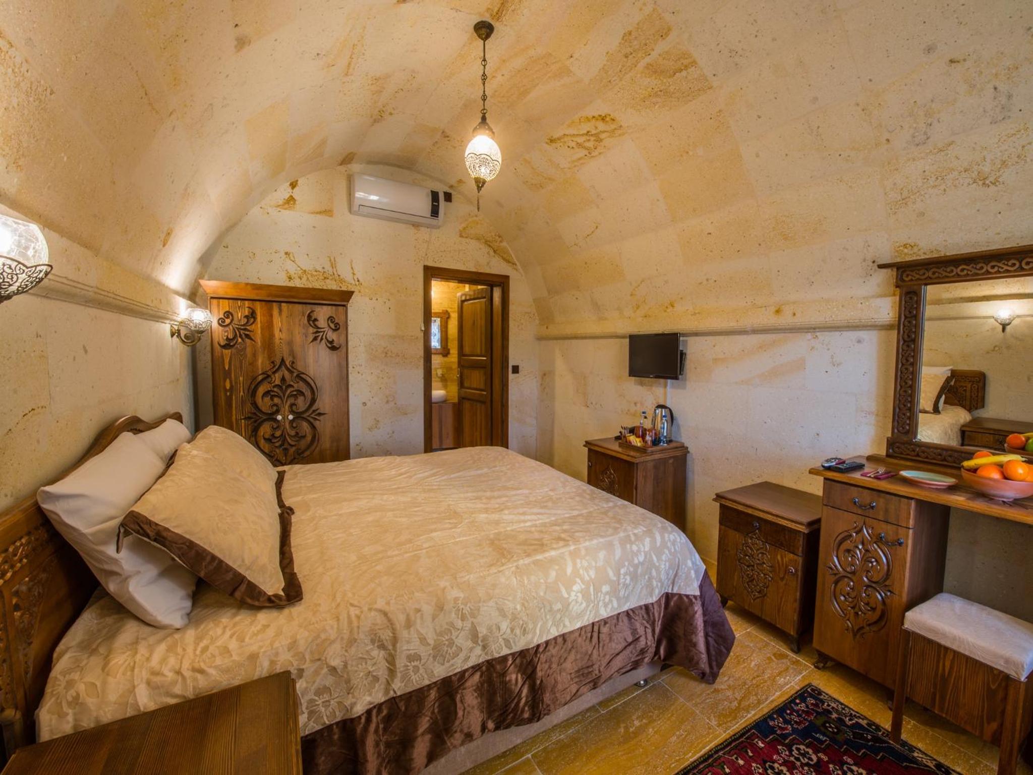 Deluxe Room - Photo 10