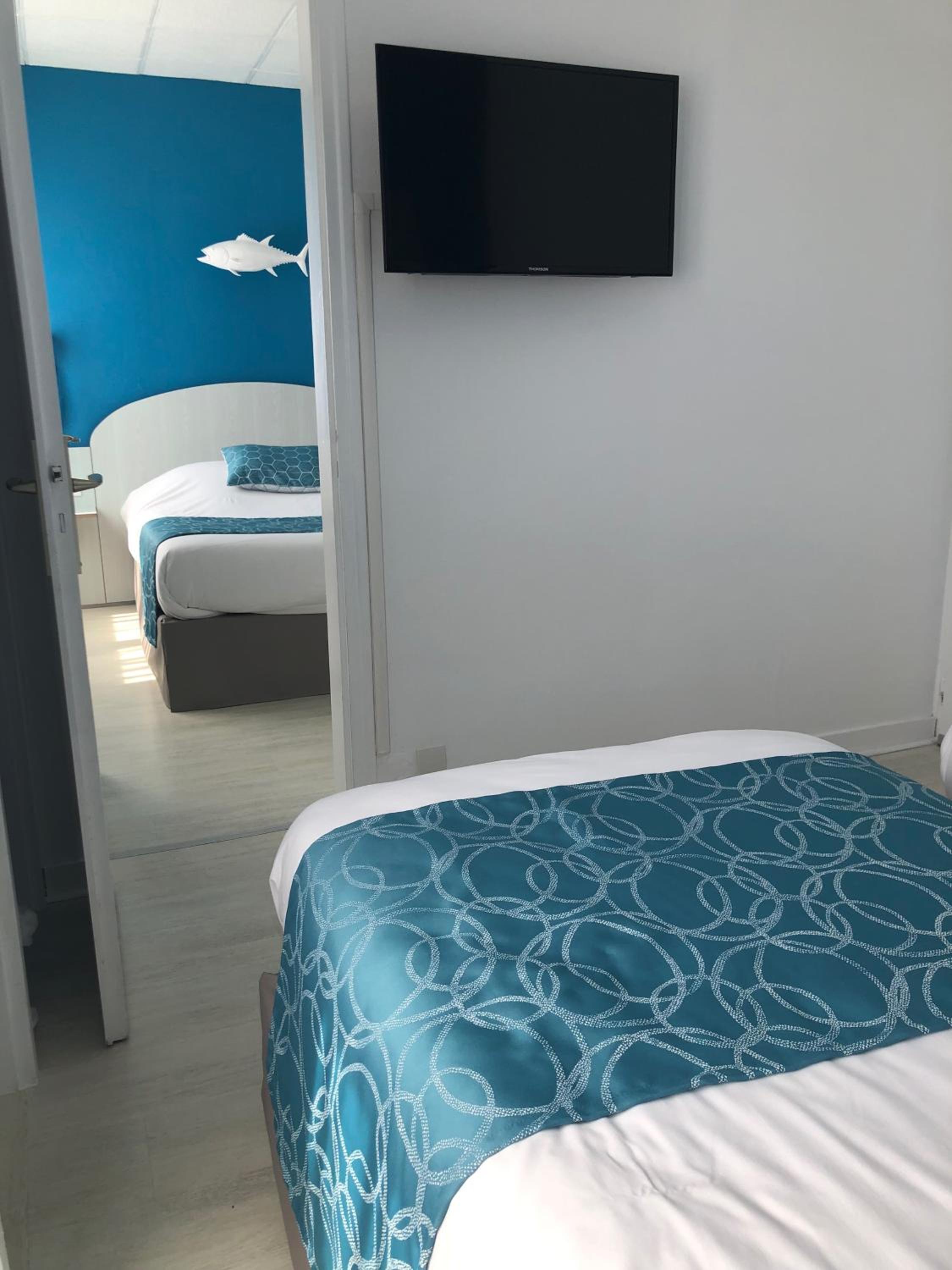 2 Communicating Comfort Rooms