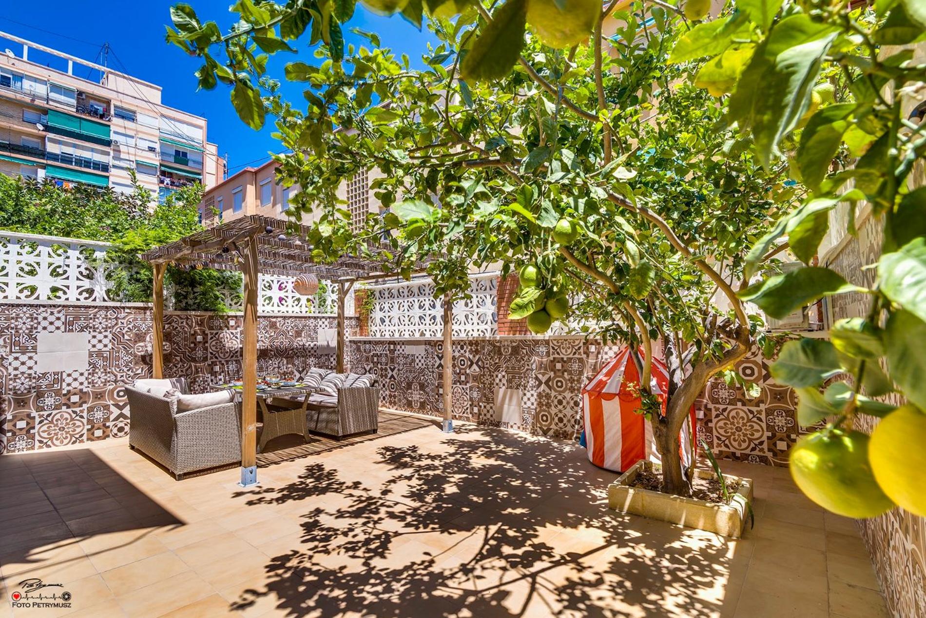 Apartment with Terrace - Photo 3