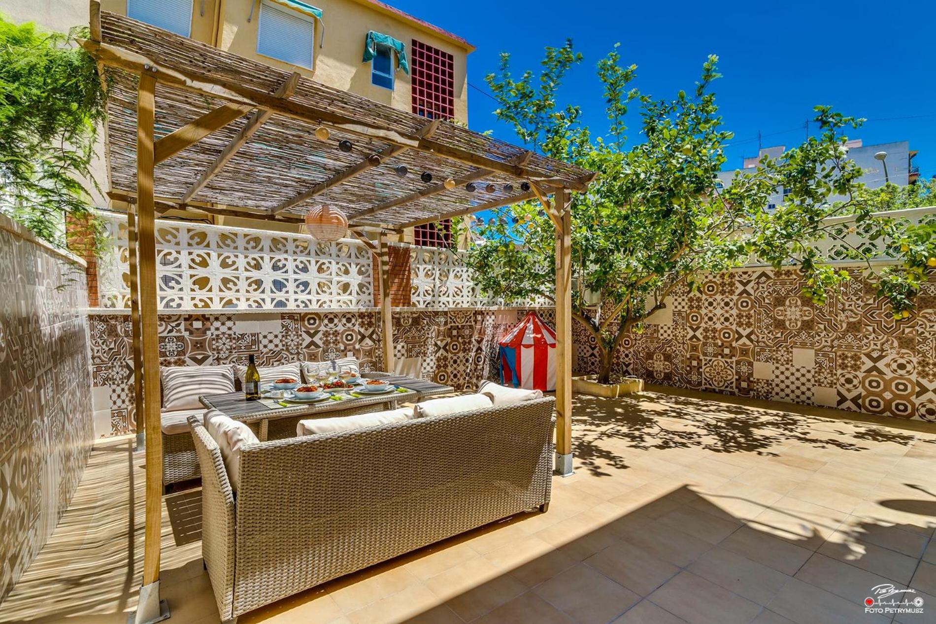 Apartment with Terrace - Photo 2