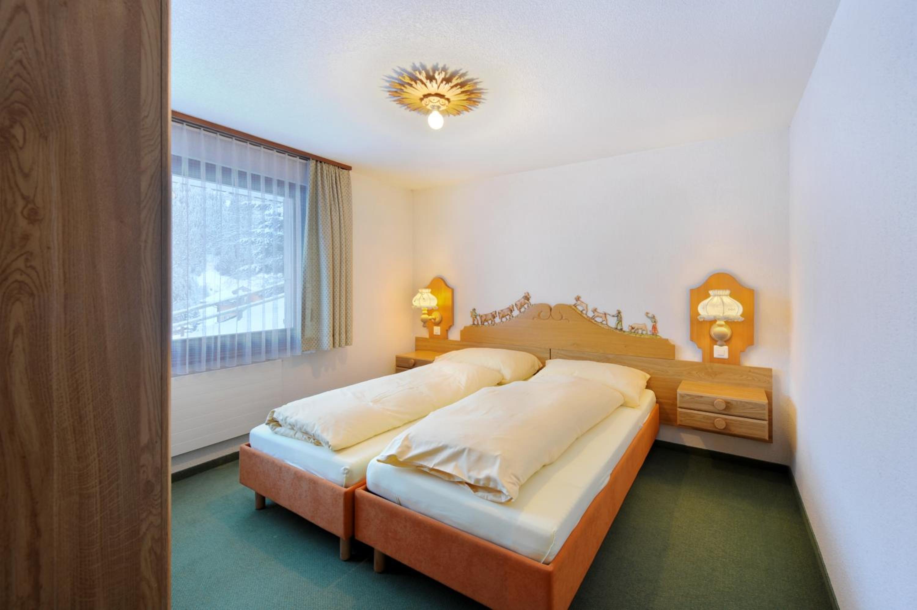 Economy One-Bedroom Apartment (546)