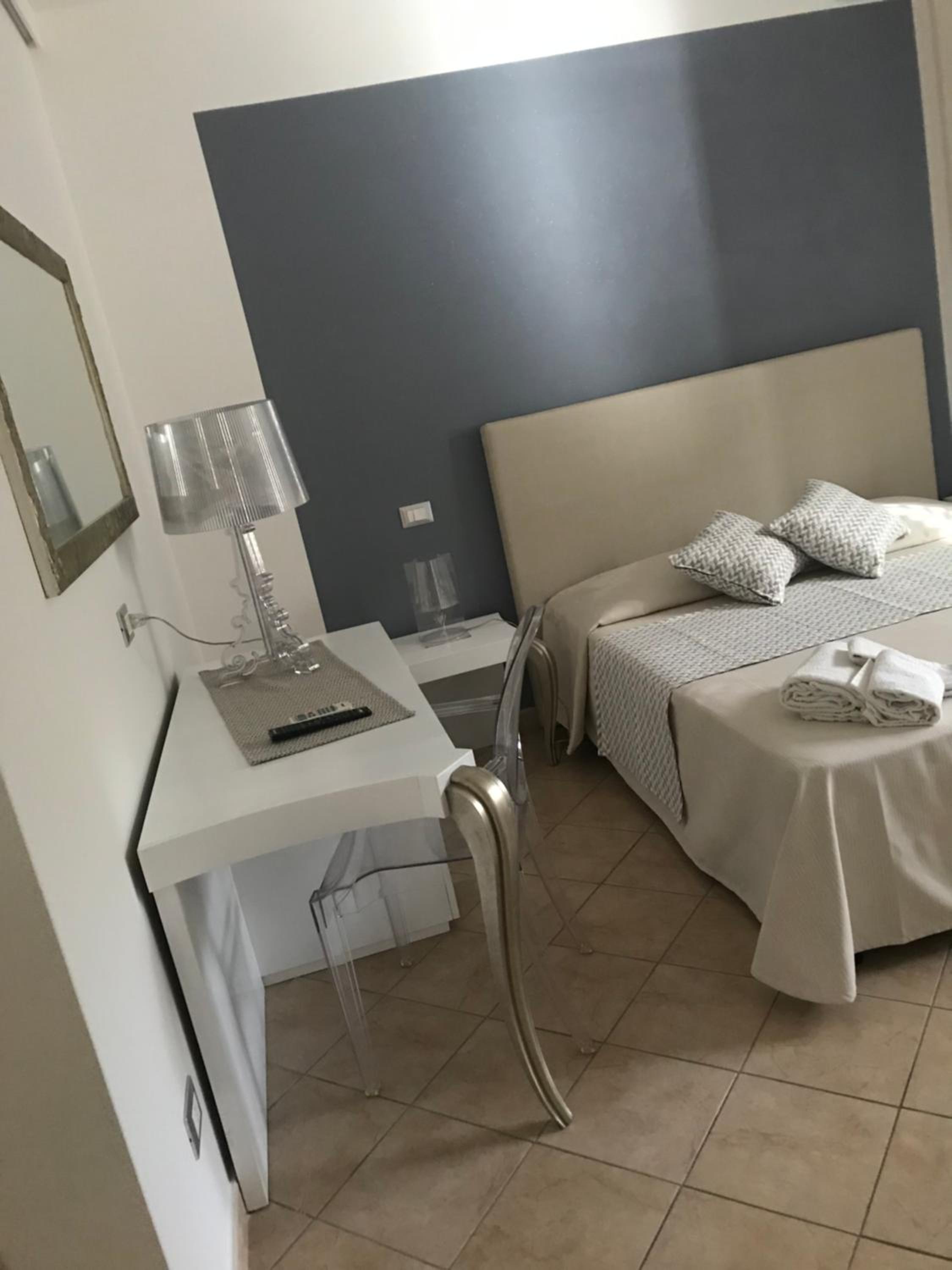 Deluxe Room - Photo 6