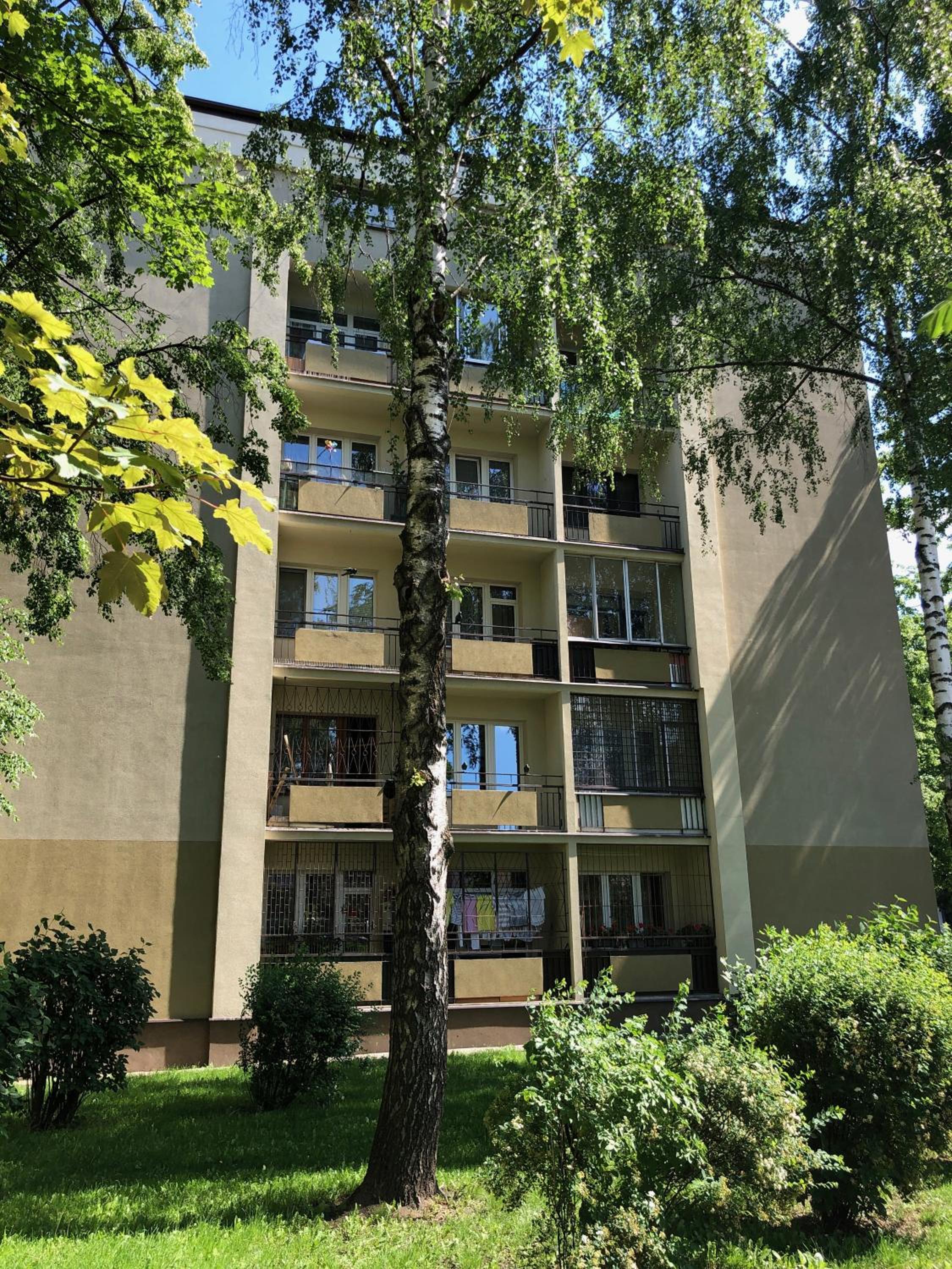 Studio Apartment with Balcony - Photo 4