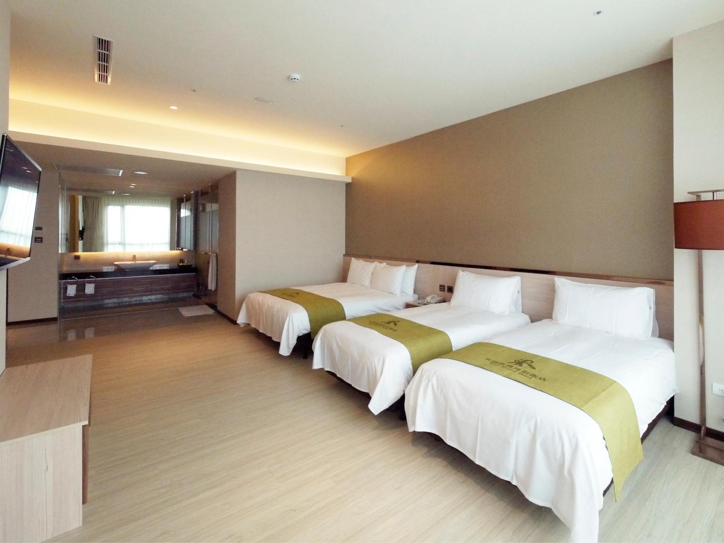 Two-Bedroom Suite photo 3
