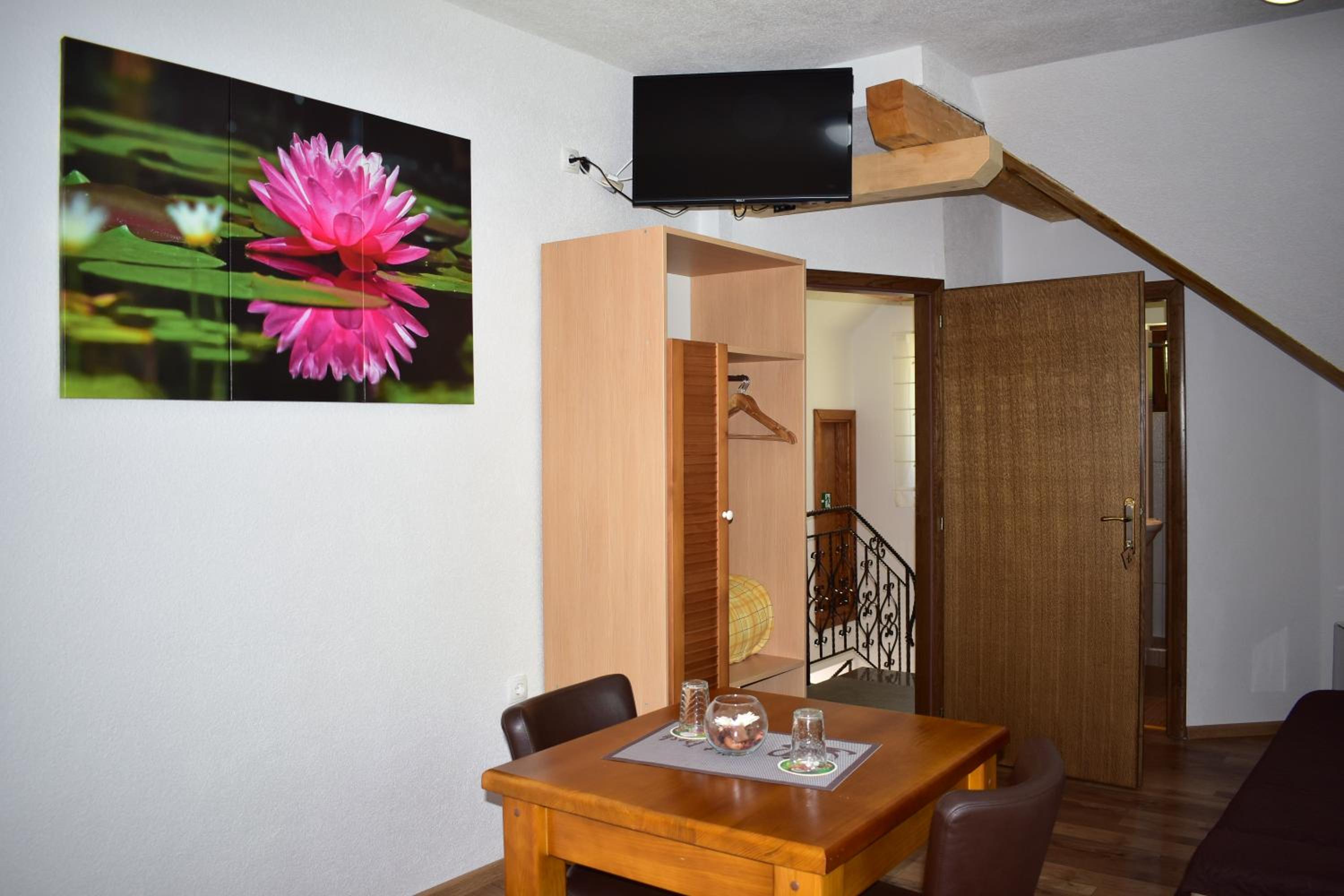 Double Room - Photo 10