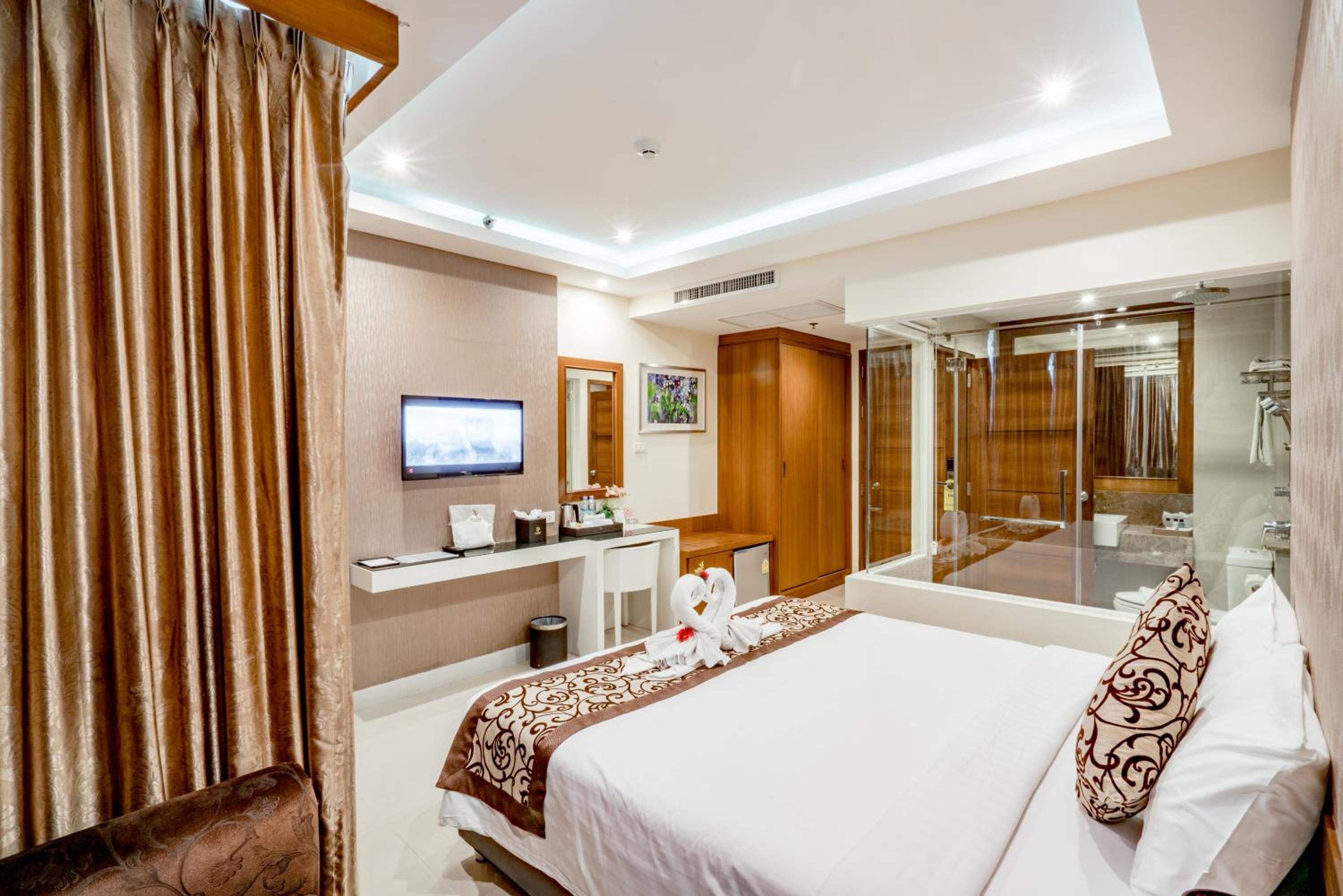 Superior Double or Twin Room photo 3