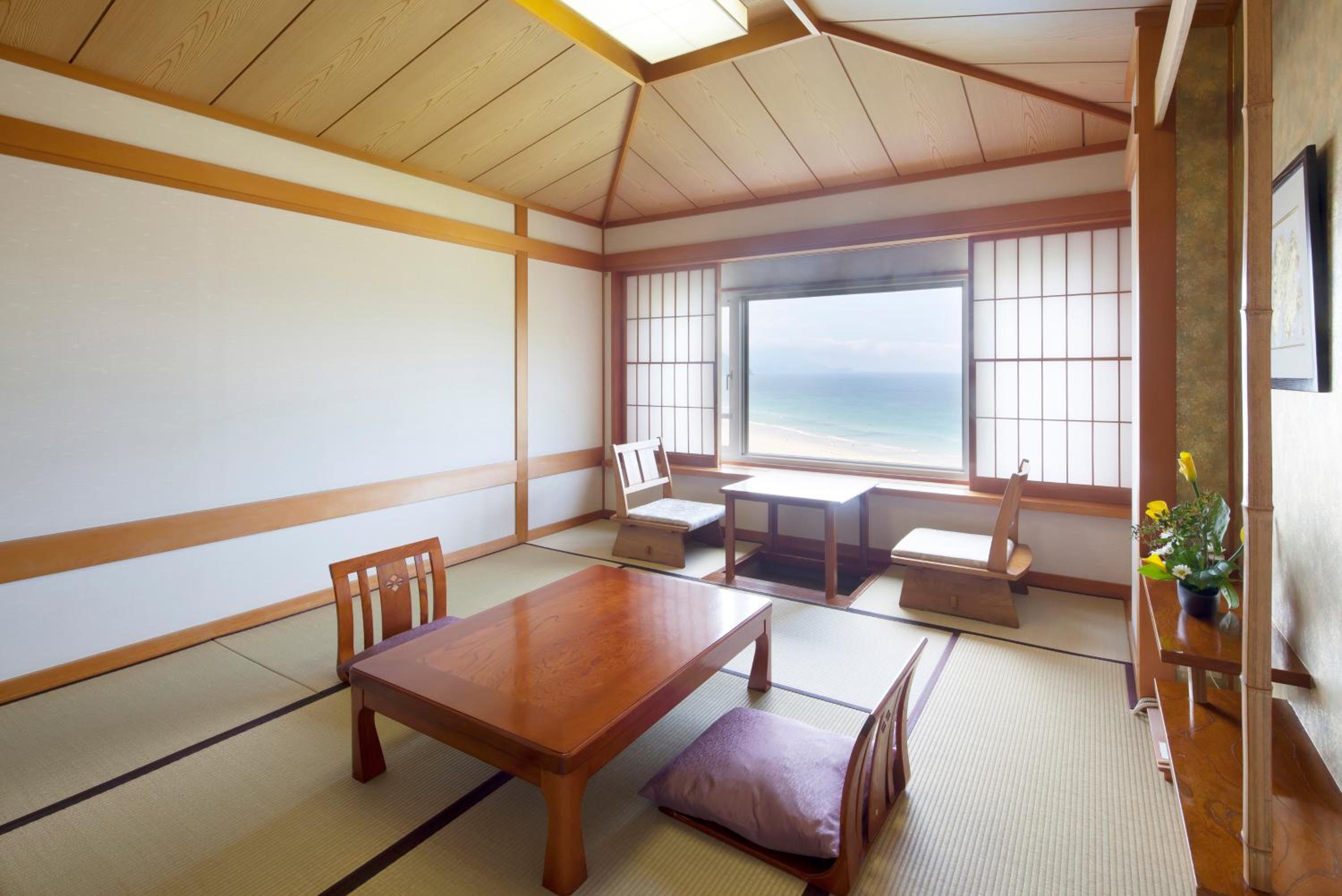 Japanese-Style Quadruple Room - Half board Included - Non-Smoking photo 2