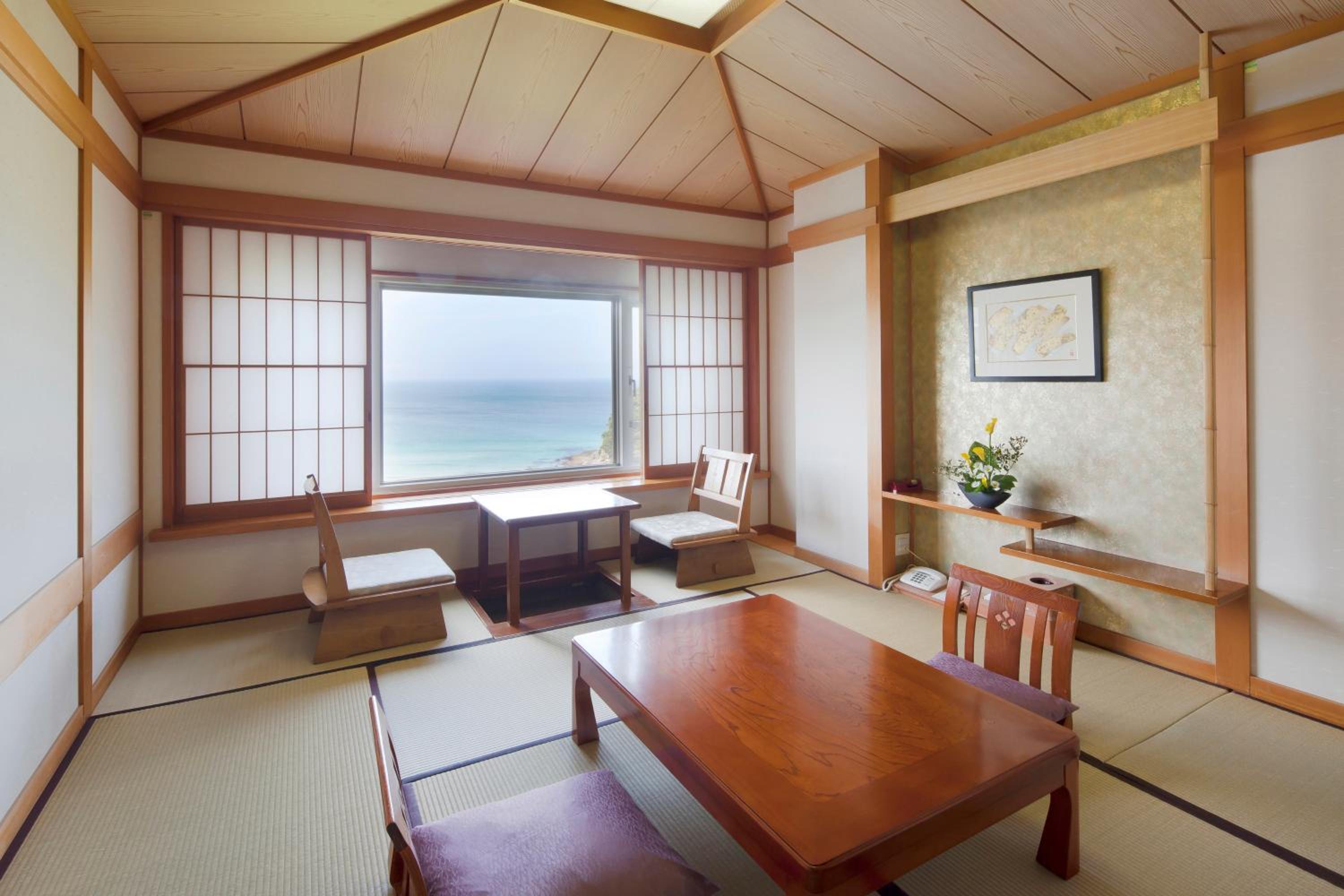 Japanese-Style Quadruple Room - Half board Included - Non-Smoking photo 3