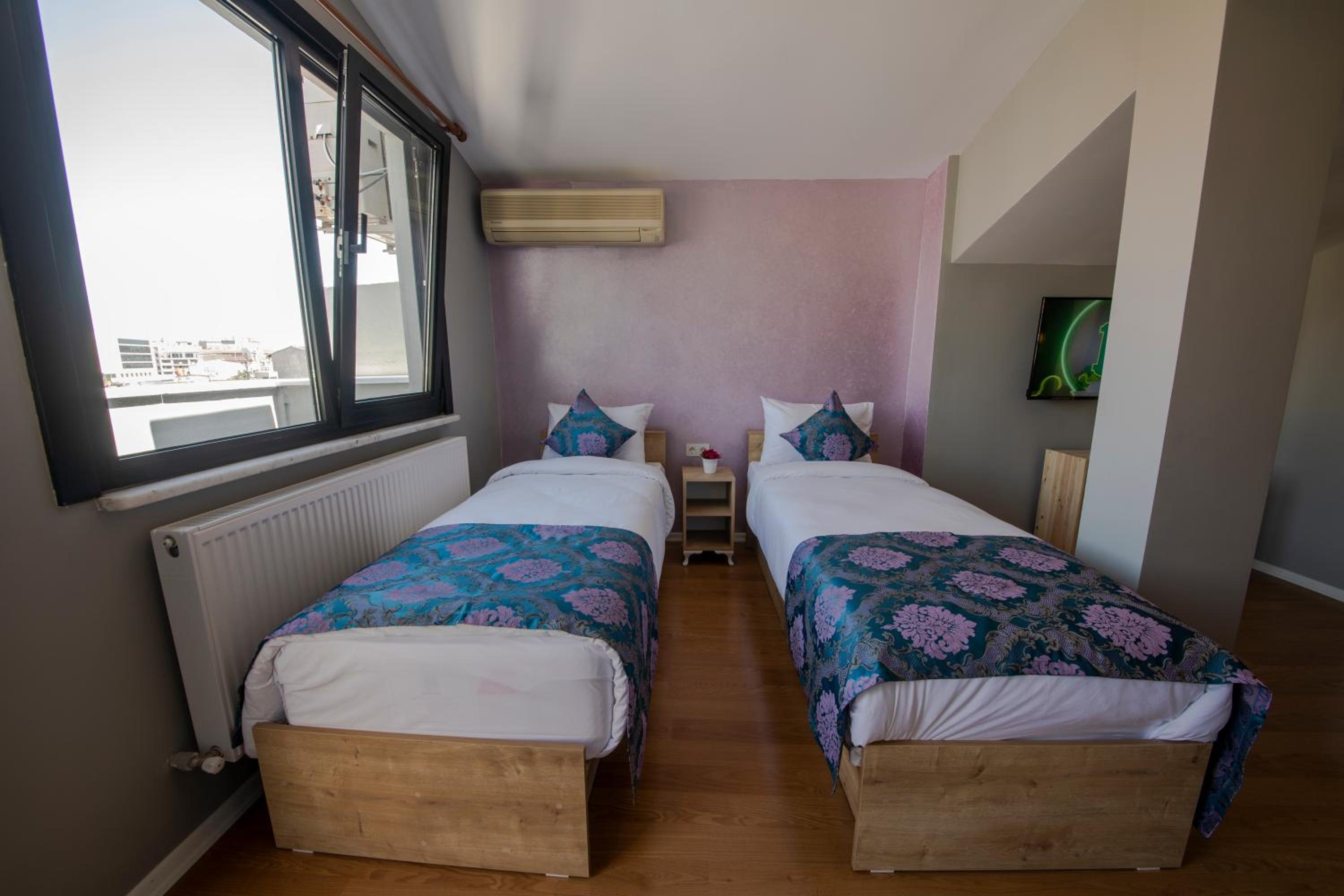 King Suite with Balcony photo 2