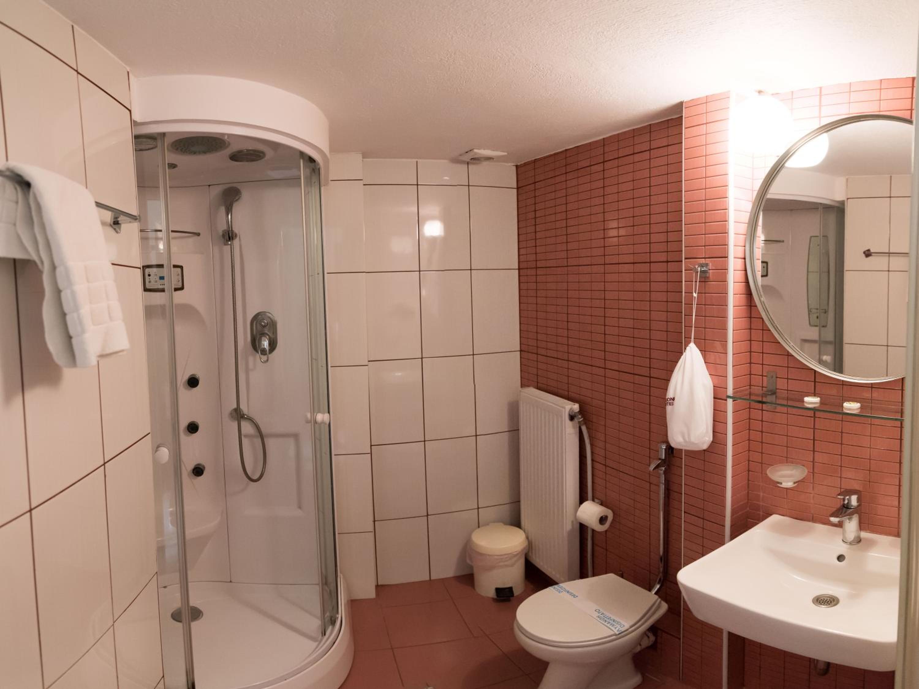 Triple Room - Photo 11