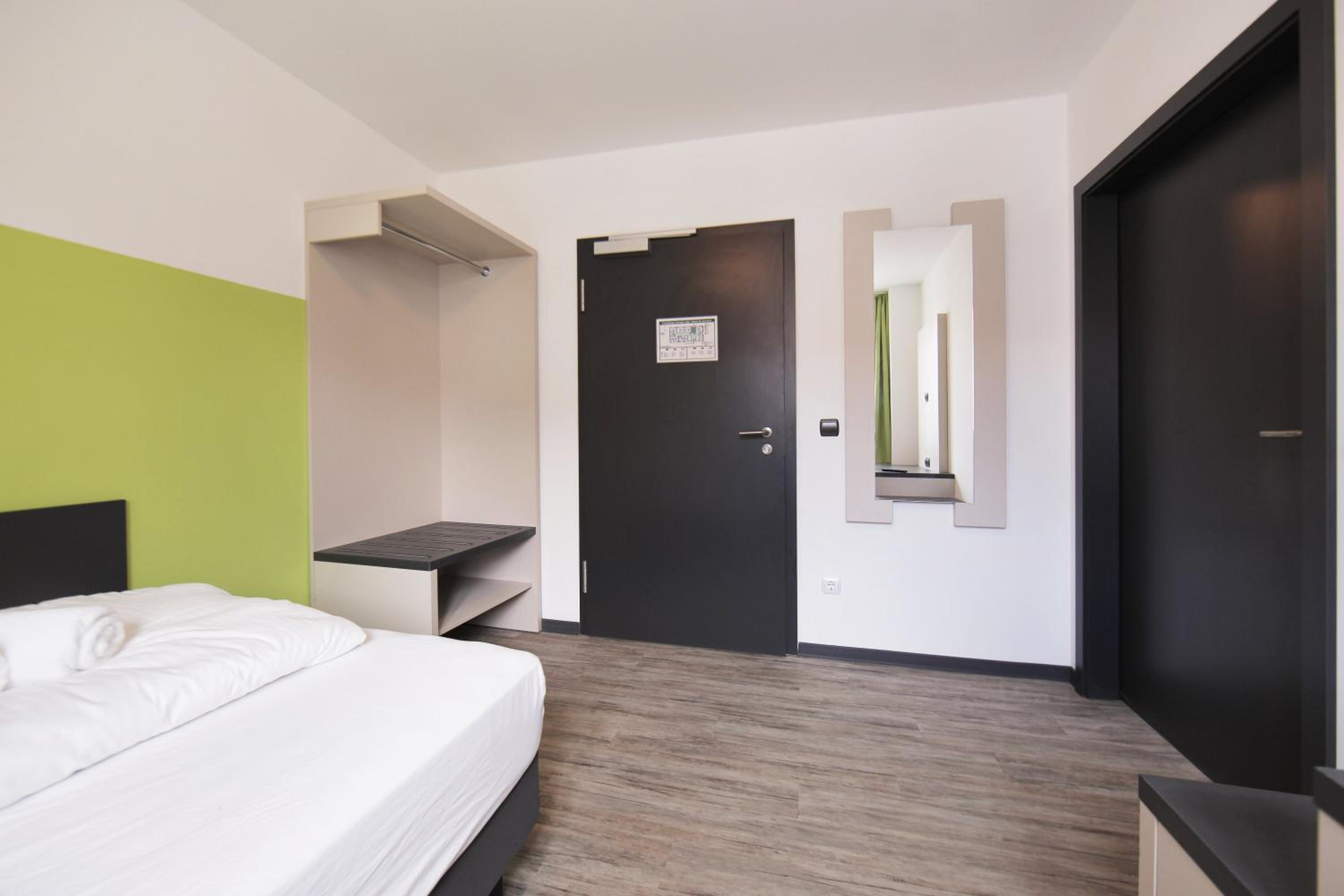 Budget Double Room - Disability Access photo 3
