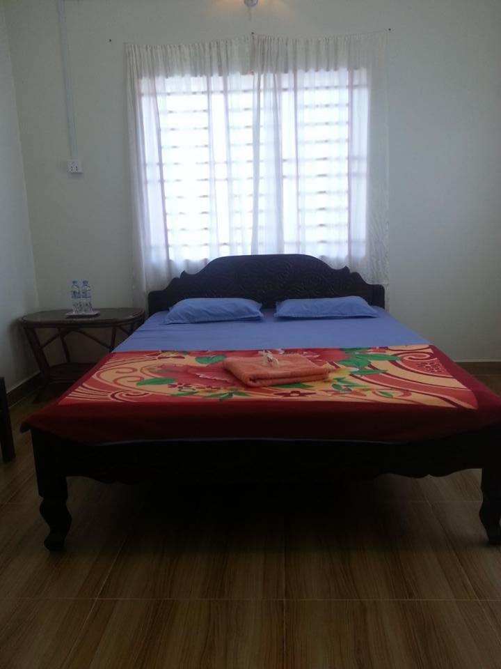 Family Room - Photo 10