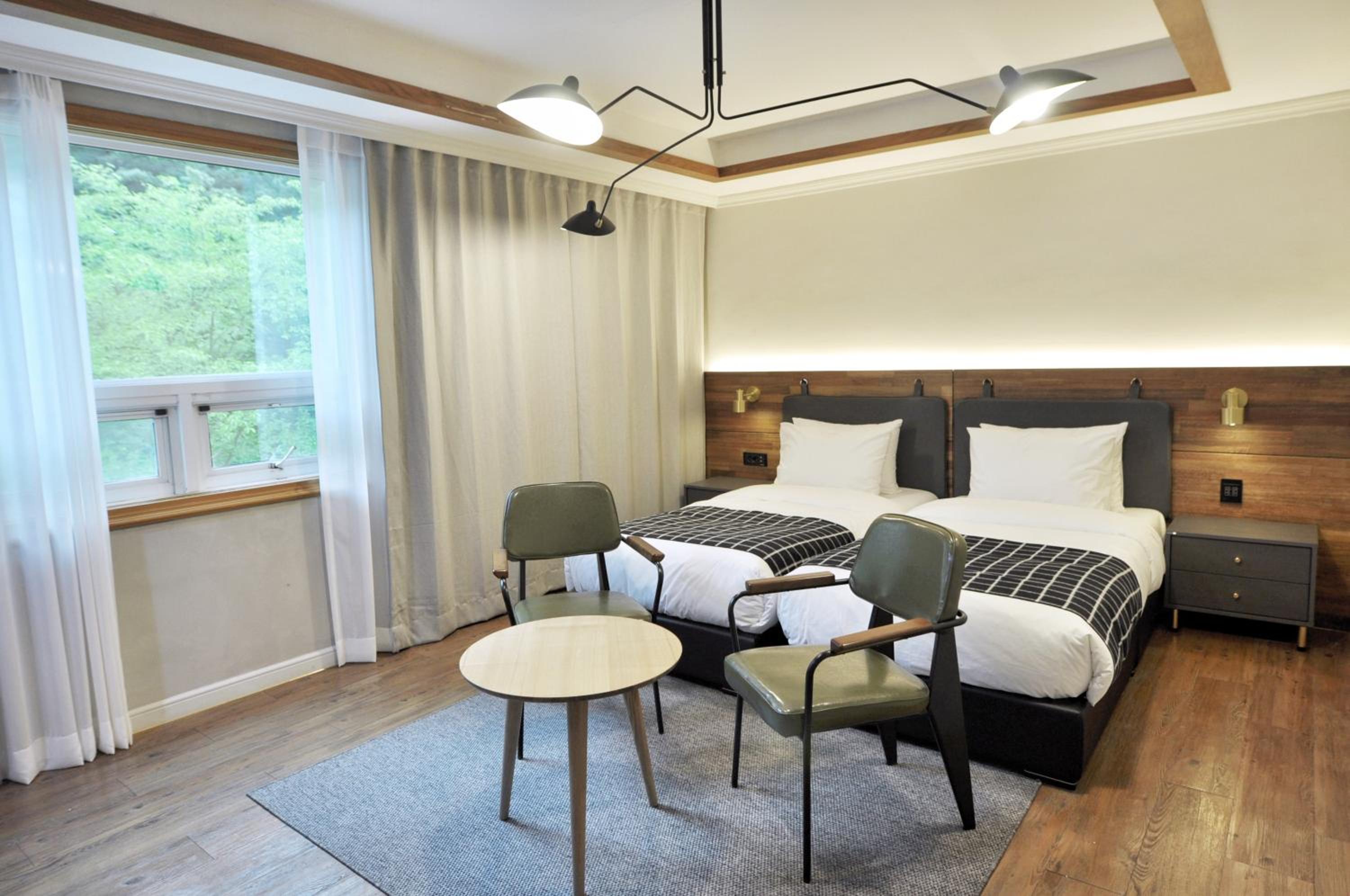Twin Room With Mountain View