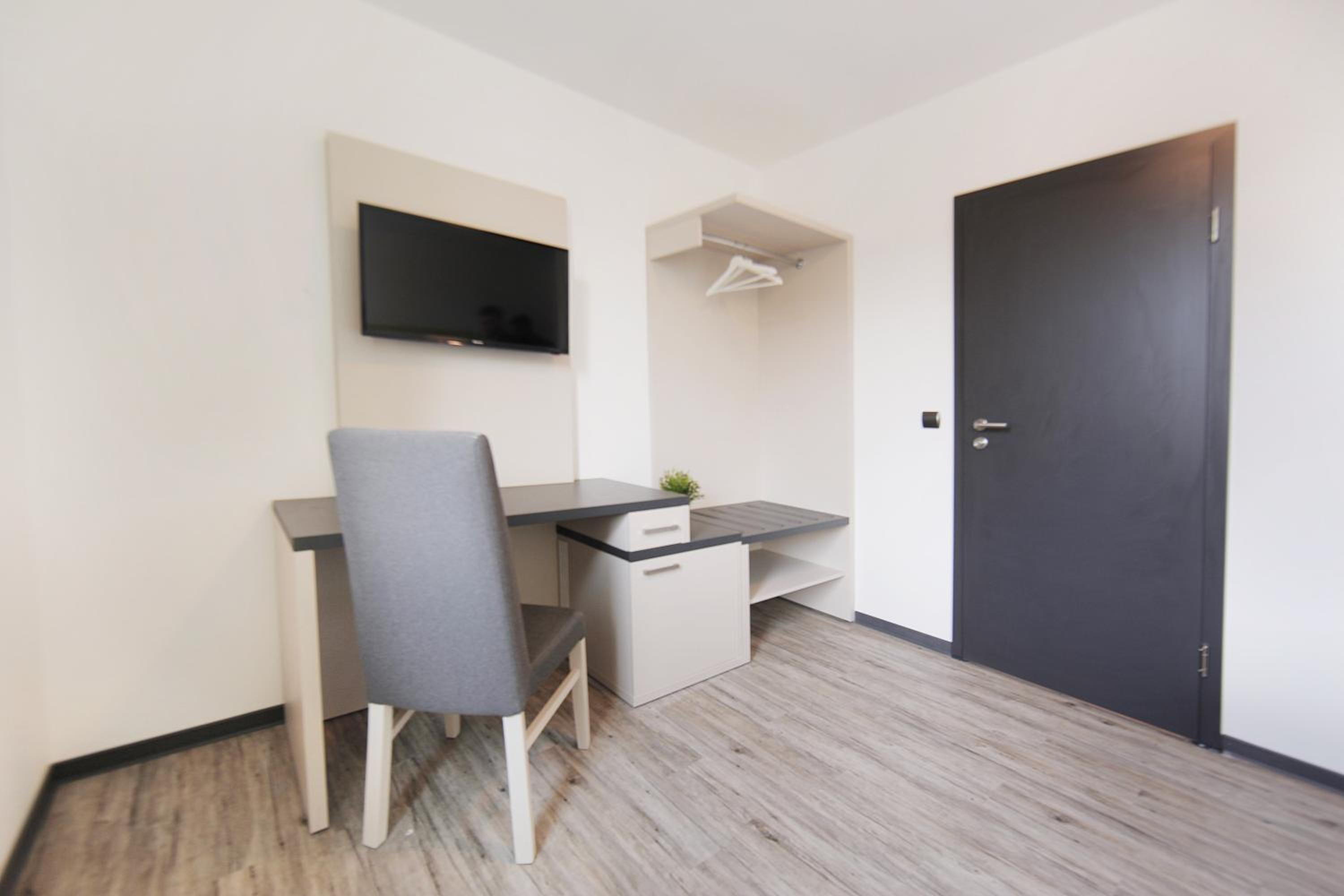 Budget Double Room - Disability Access photo 2