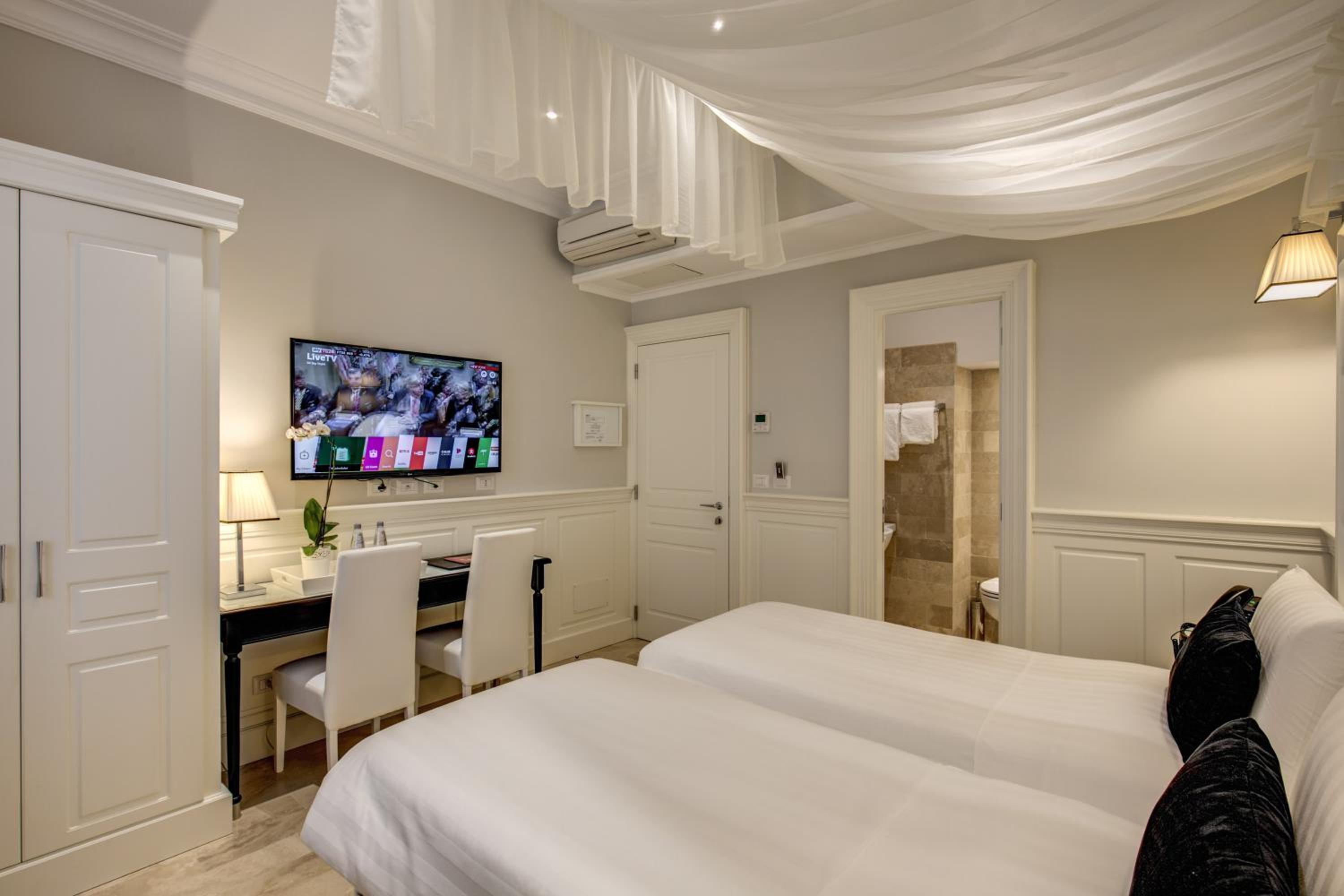 Twin Room photo 2