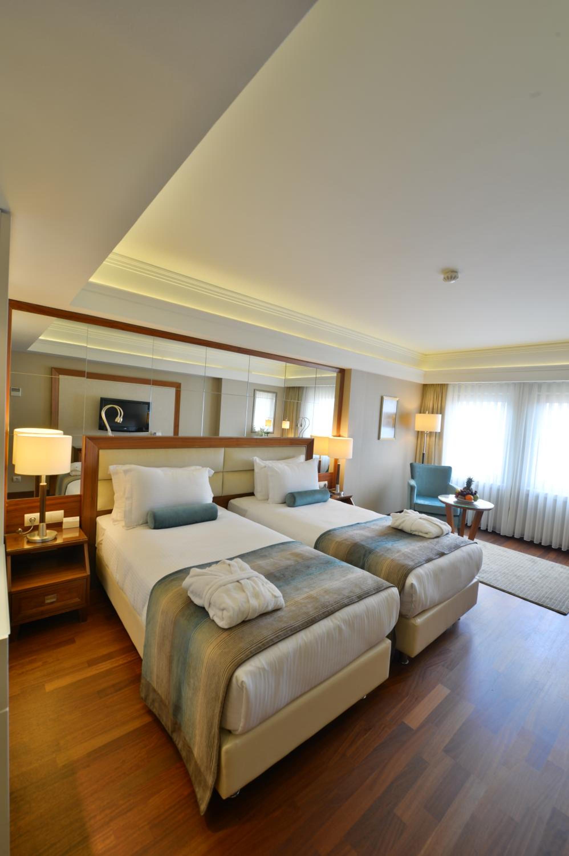 Standard Double or Twin Room - Photo 5