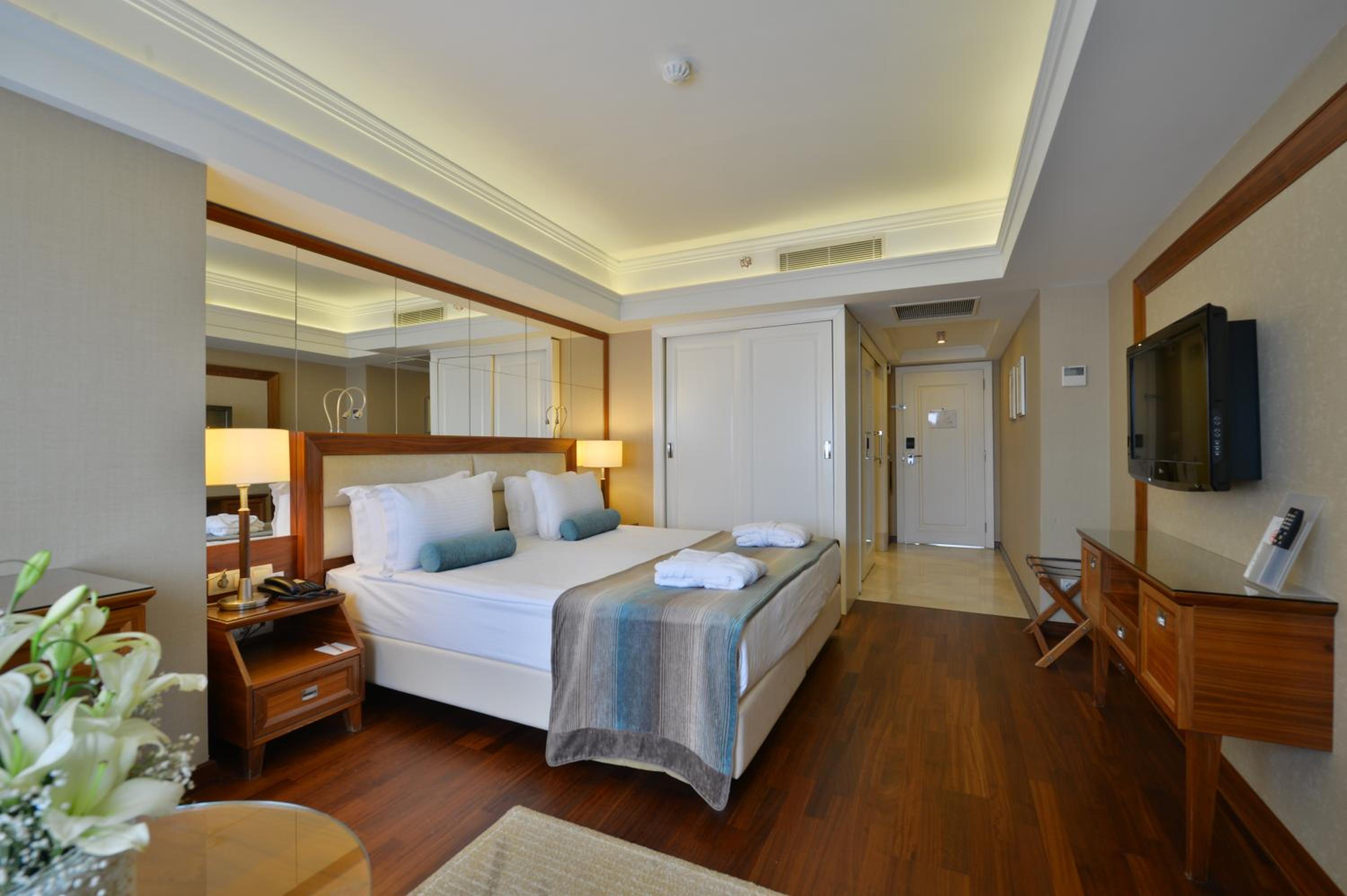 Standard Double or Twin Room - Photo 2
