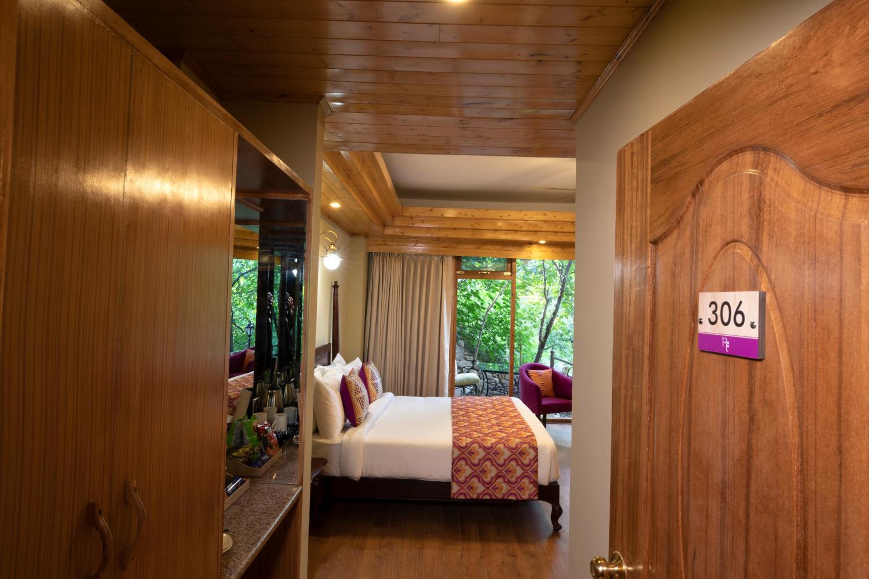 Premium Room River View with Balcony - 10% Discount on Food & Beverages photo 2