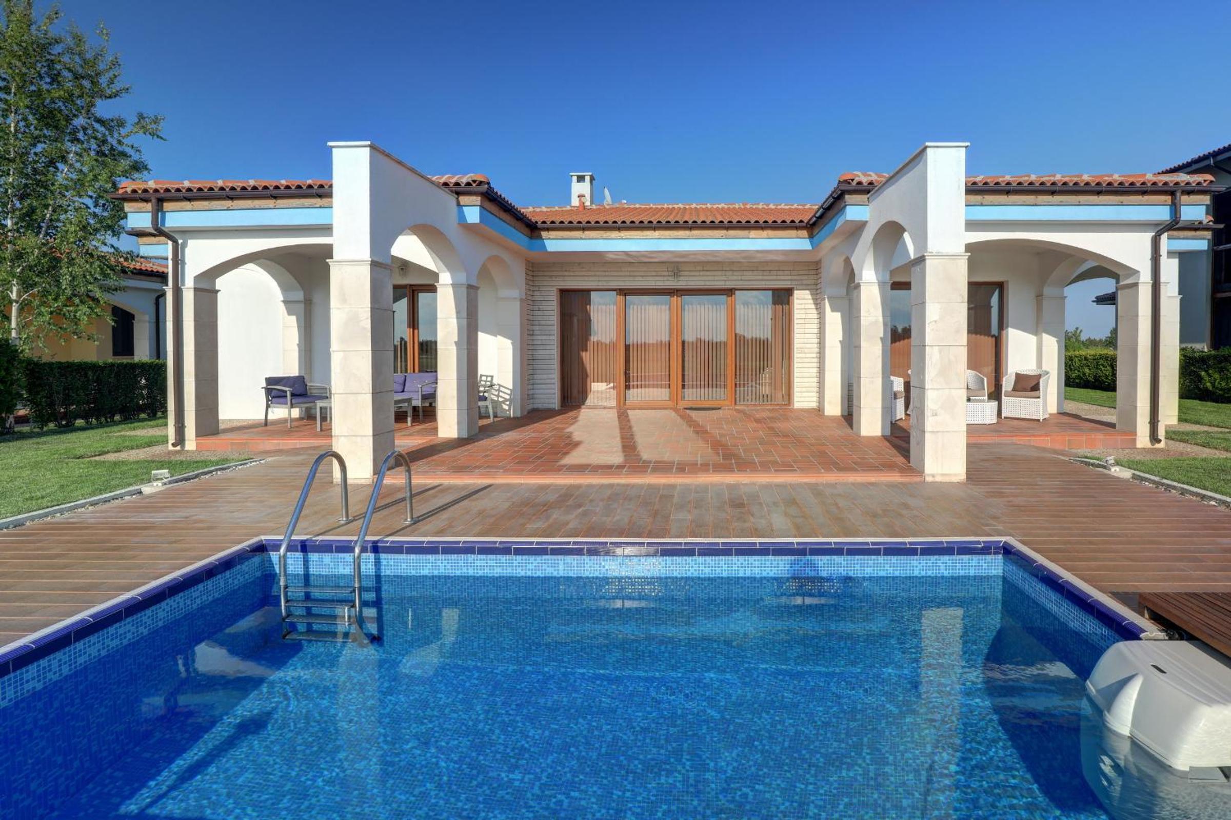 Three-Bedroom Villa With Private Pool photo 2