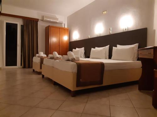 Superior Triple Room with Sea View photo 2
