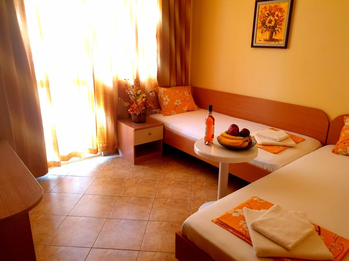 Twin Room with Balcony photo 2