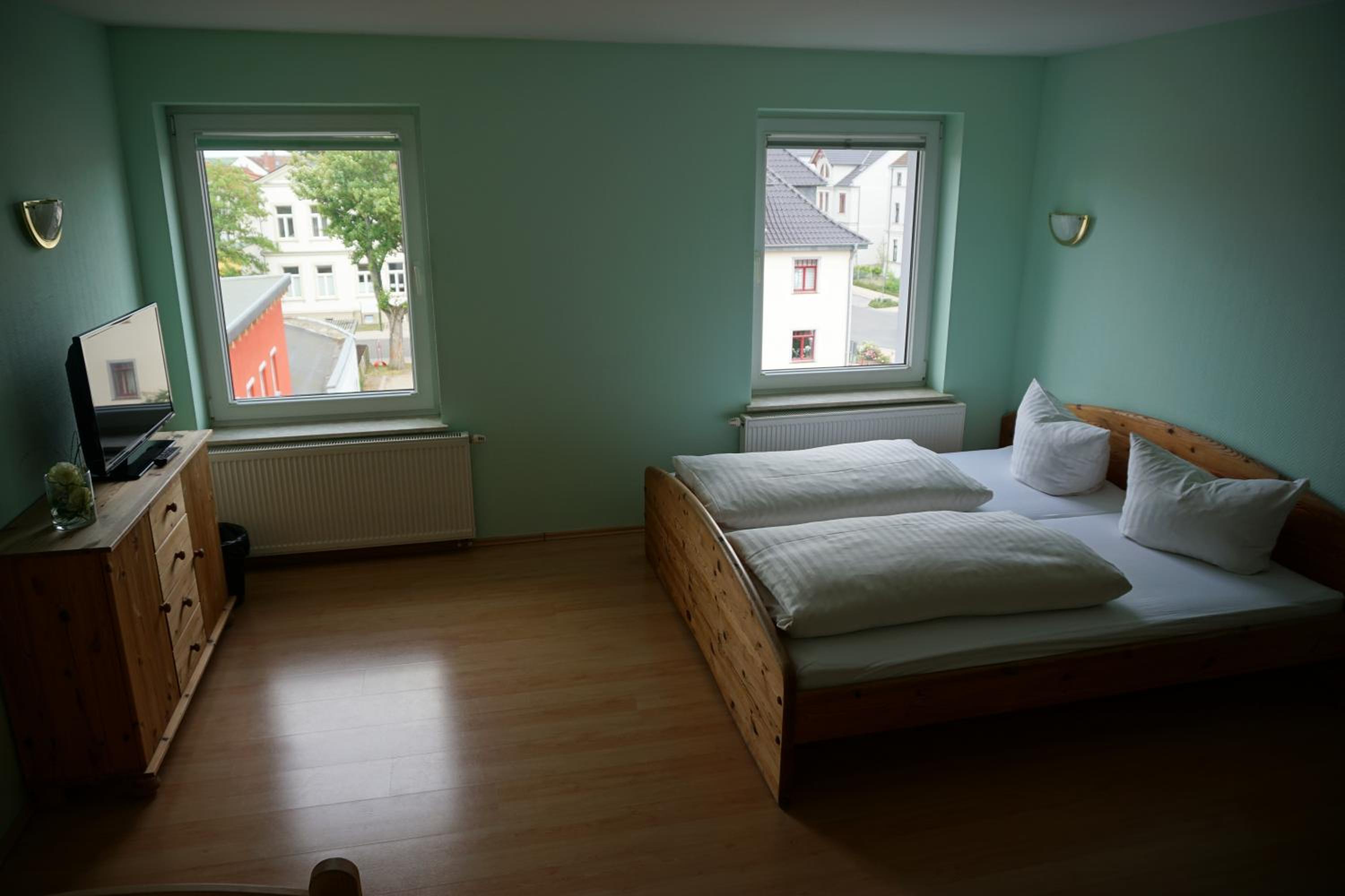 Standard Double Room - Photo 2