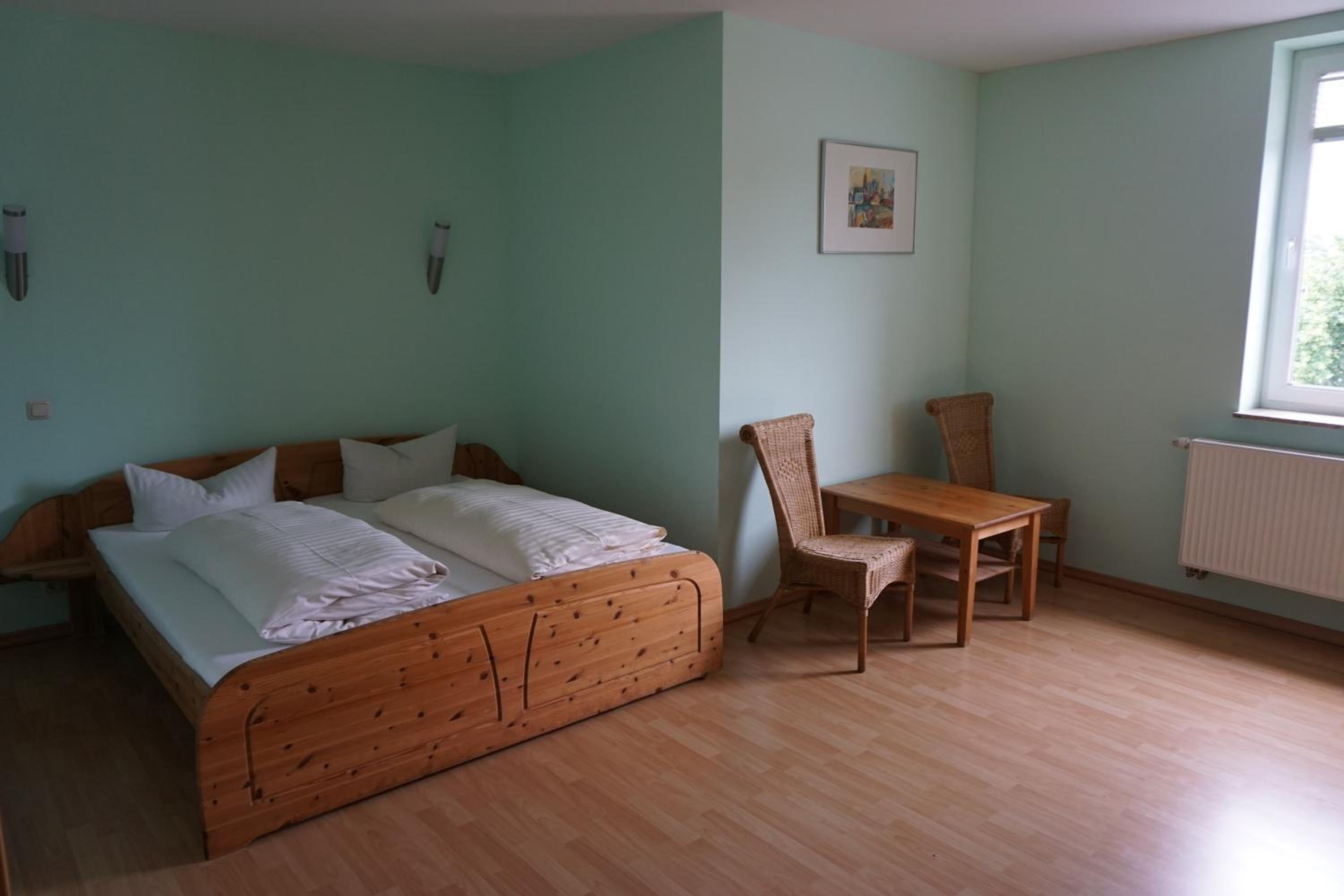 Standard Double Room - Photo 8
