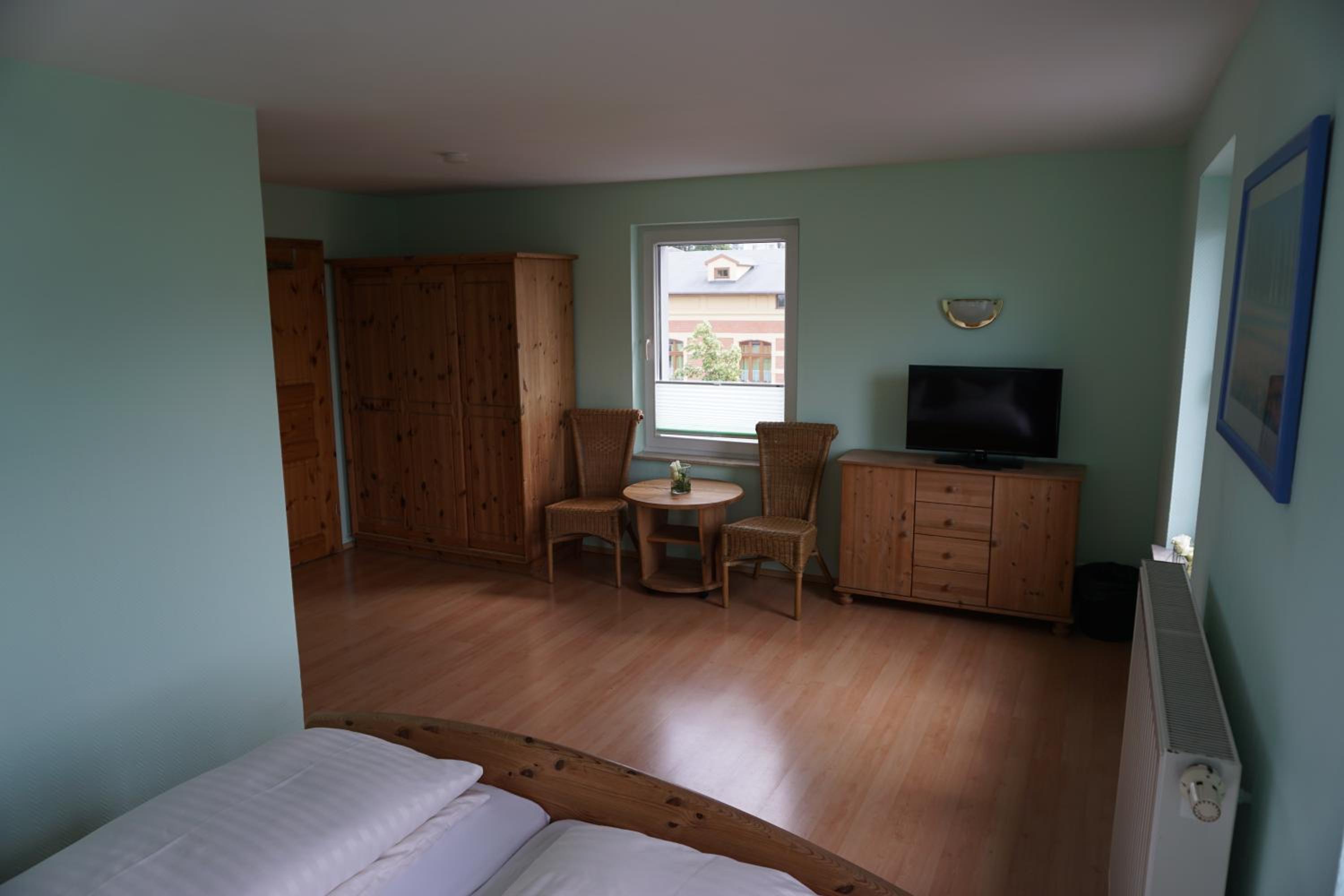 Standard Double Room - Photo 9