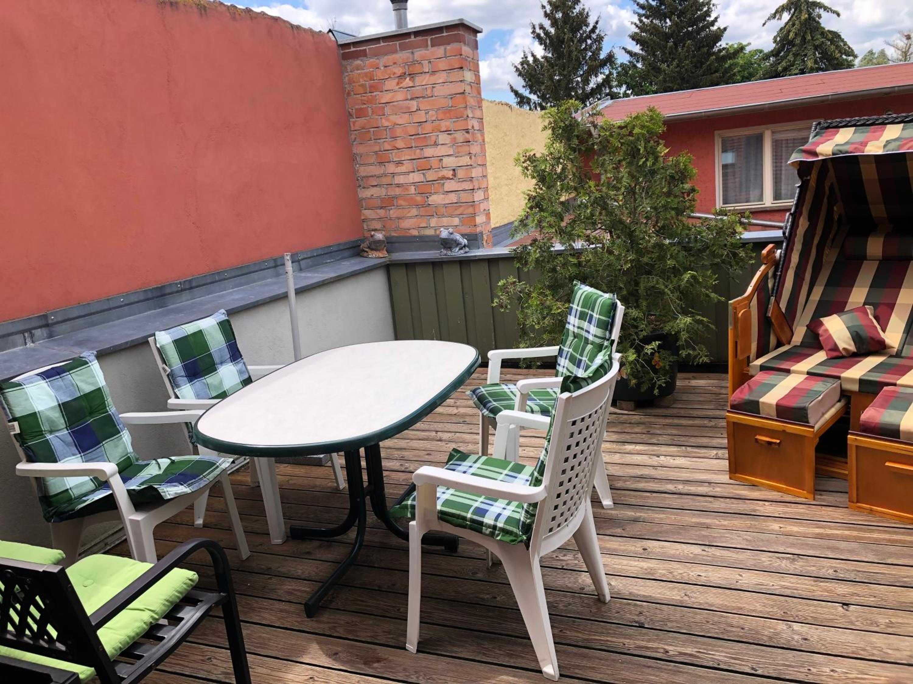 Apartment with Balcony photo 2