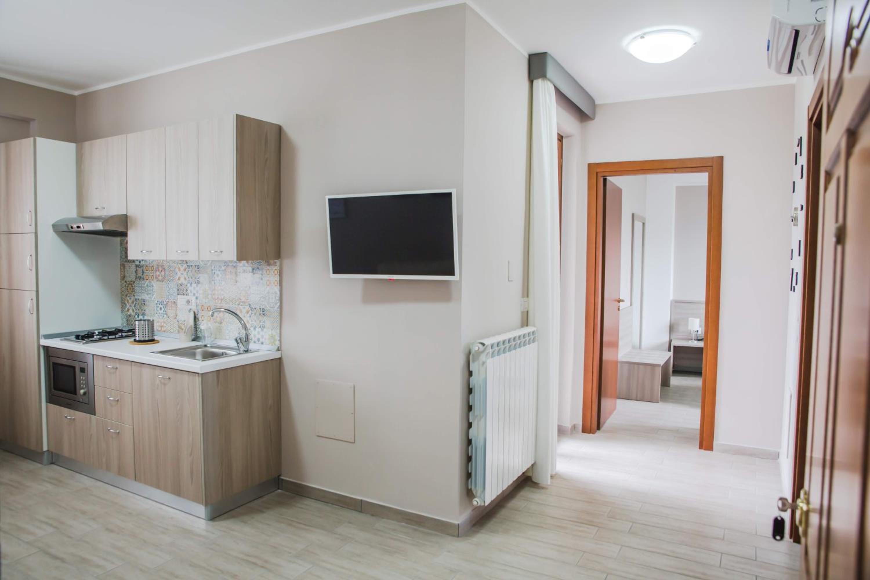 One-Bedroom Apartment - Photo 2