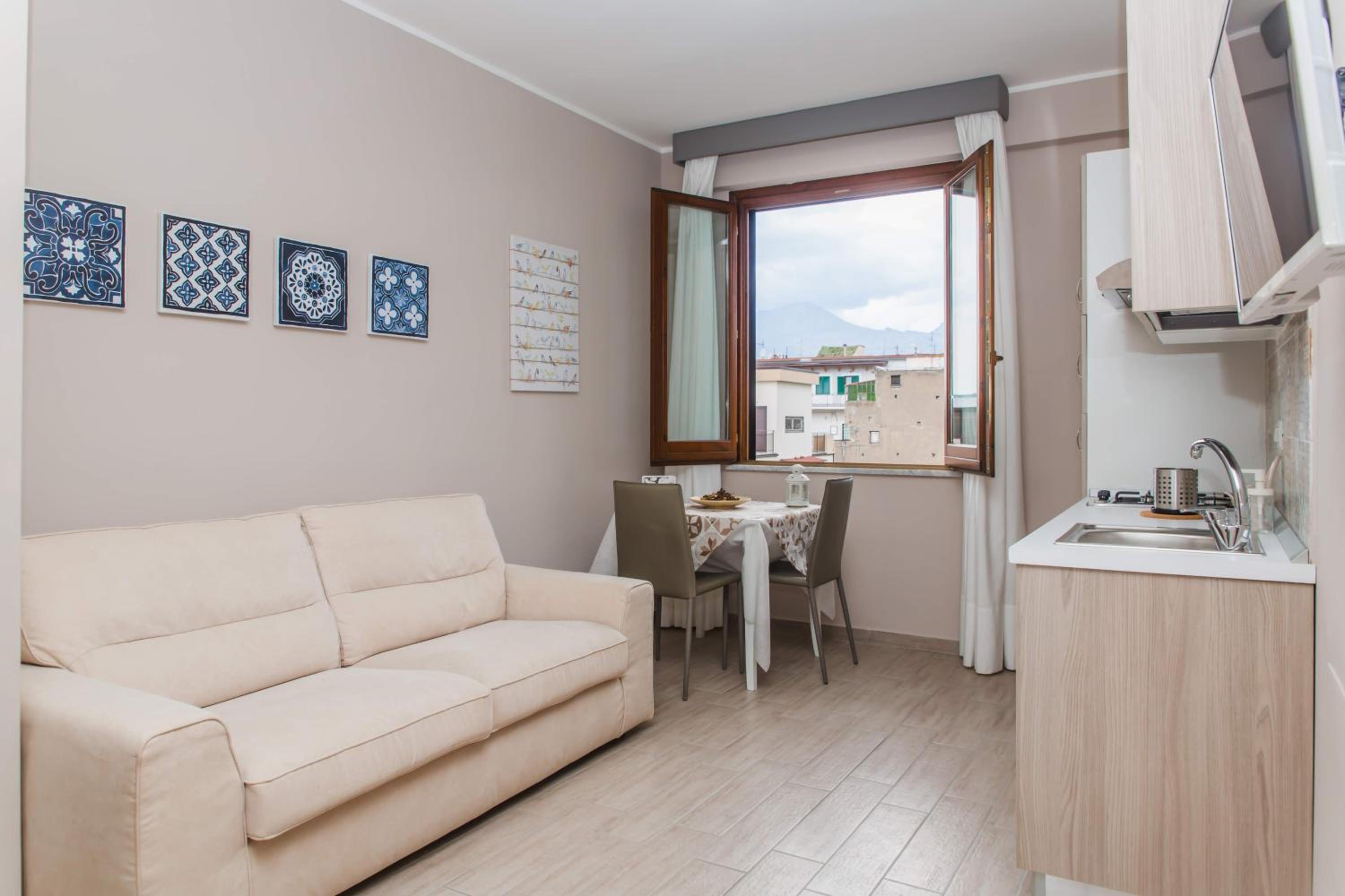 One-Bedroom Apartment - Photo 3