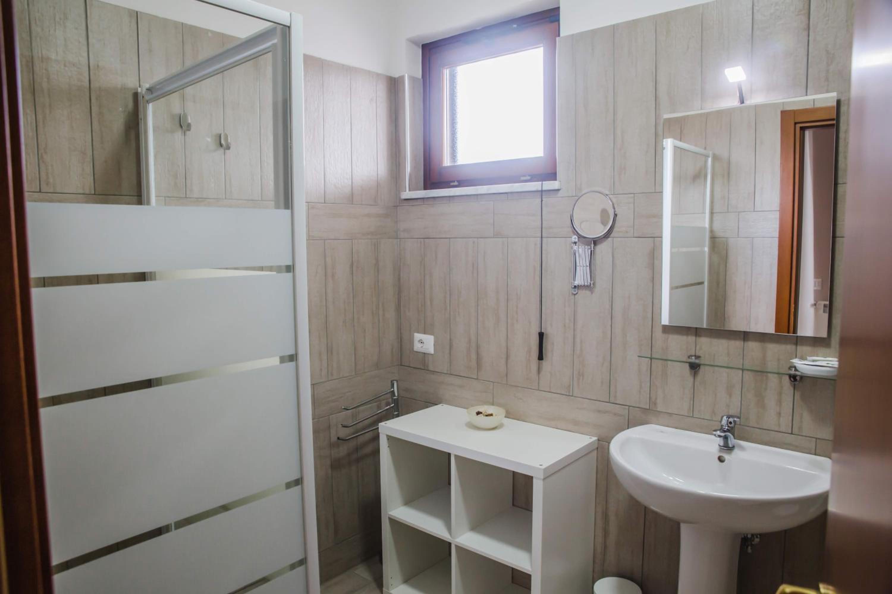 One-Bedroom Apartment - Photo 7