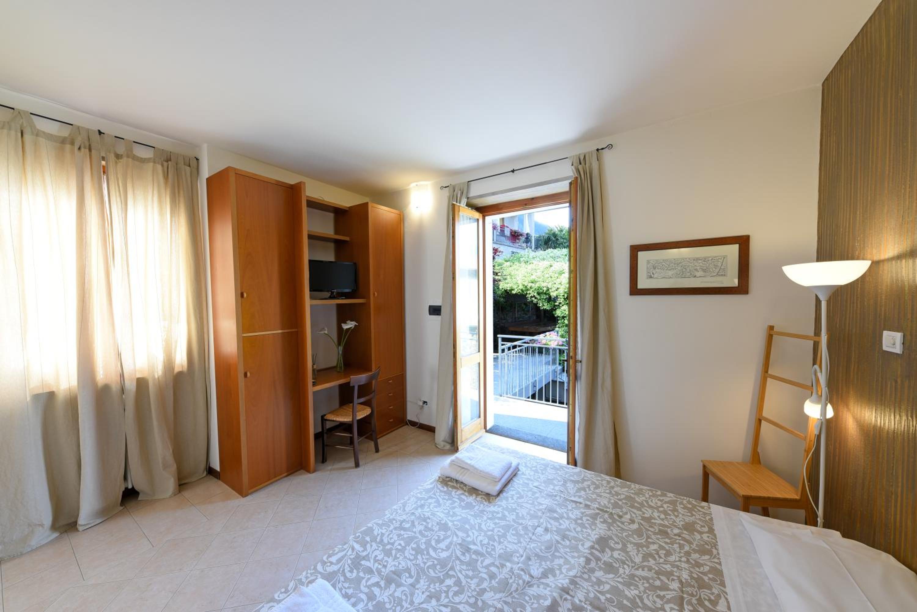 Double or Twin Room photo 3