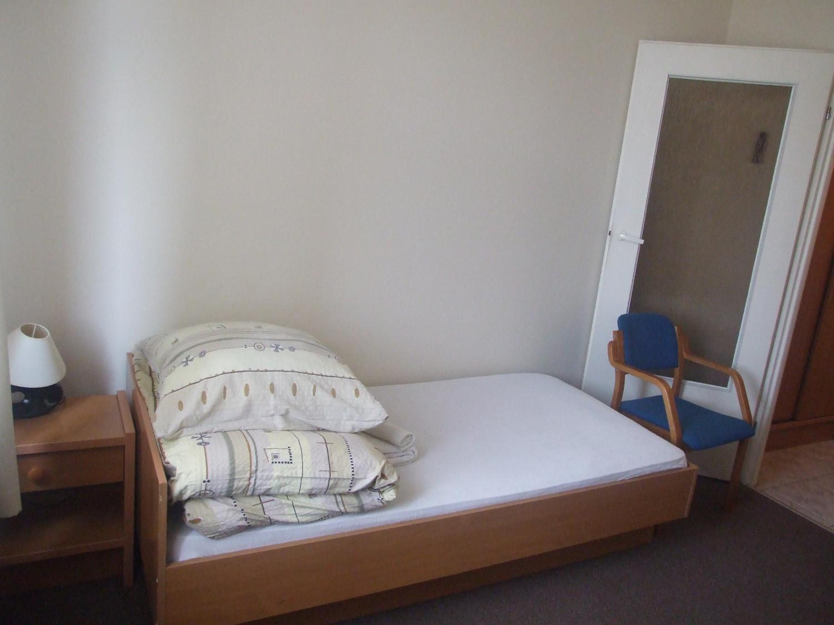 Twin Room - Photo 12