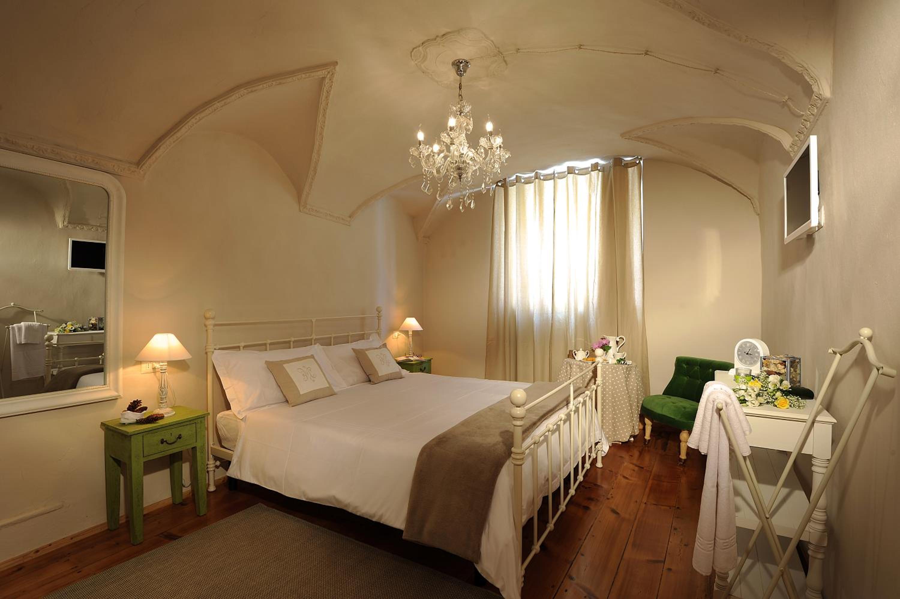 Double Room - Photo 2