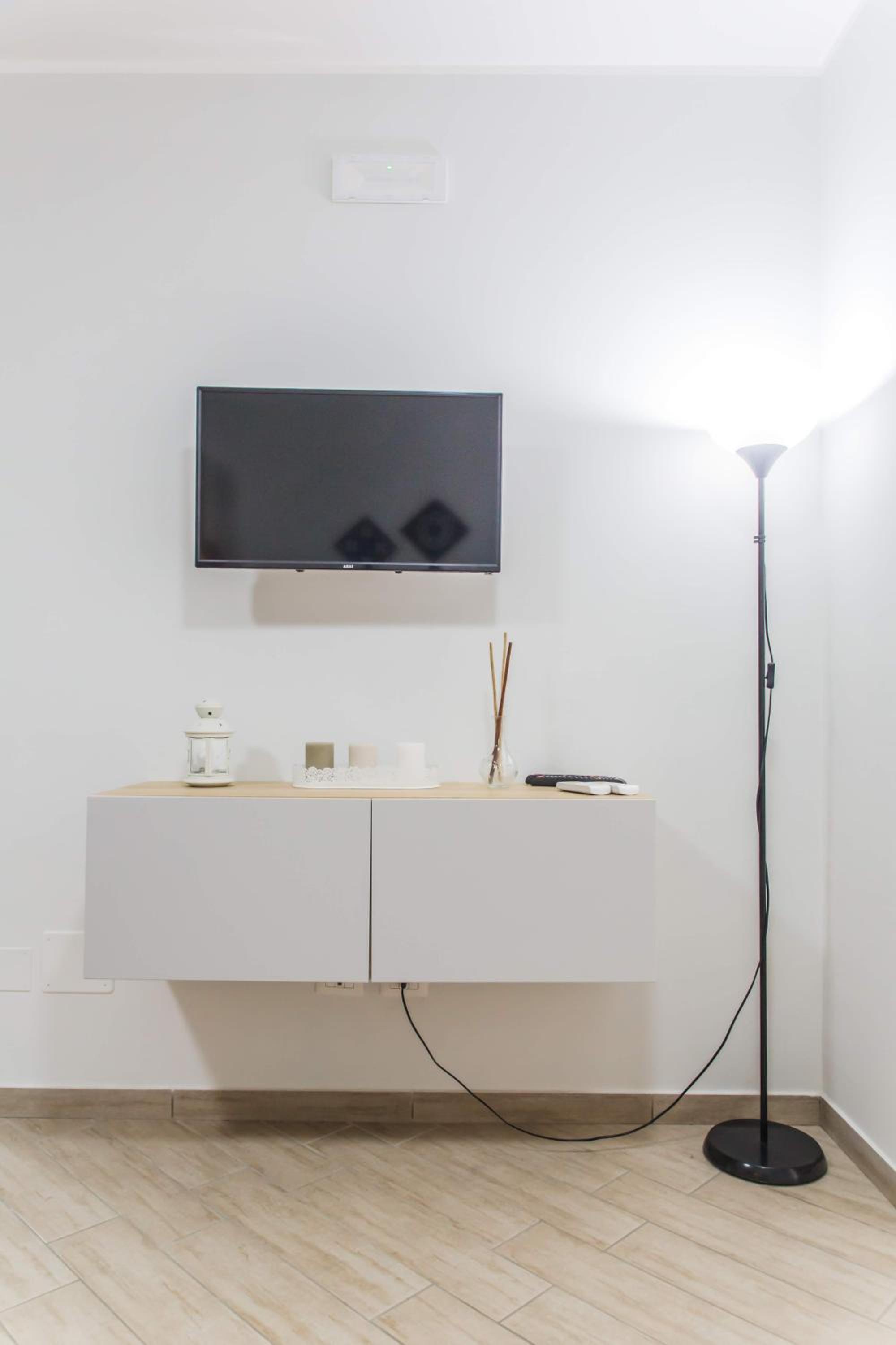 Two-Bedroom Apartment - Photo 6
