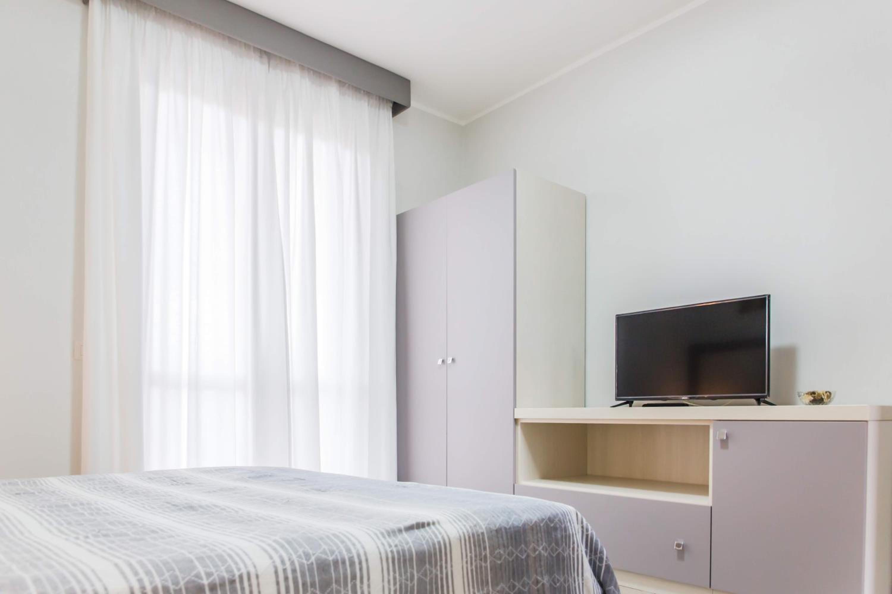 Two-Bedroom Apartment - Photo 4