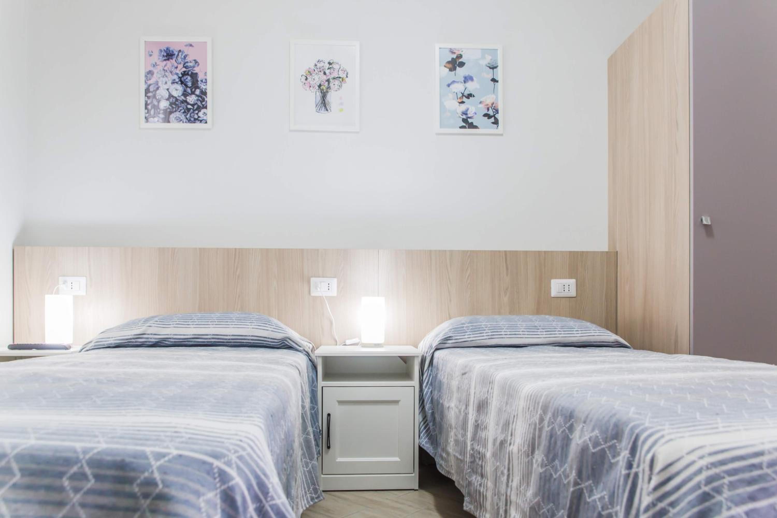 Two-Bedroom Apartment - Photo 2